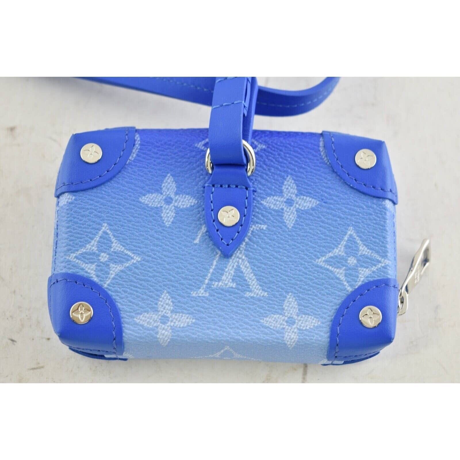 Louis Vuitton Louis Vuitton Clouds White Necklace Wallet Strap Bag Size ONE SIZE - 8 Thumbnail