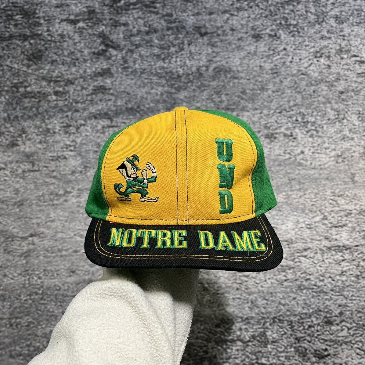 Pro Player Vintage Notre Dame Fighting Irish Pro Player Snapback Hat Size ONE SIZE - 1 Thumbnail