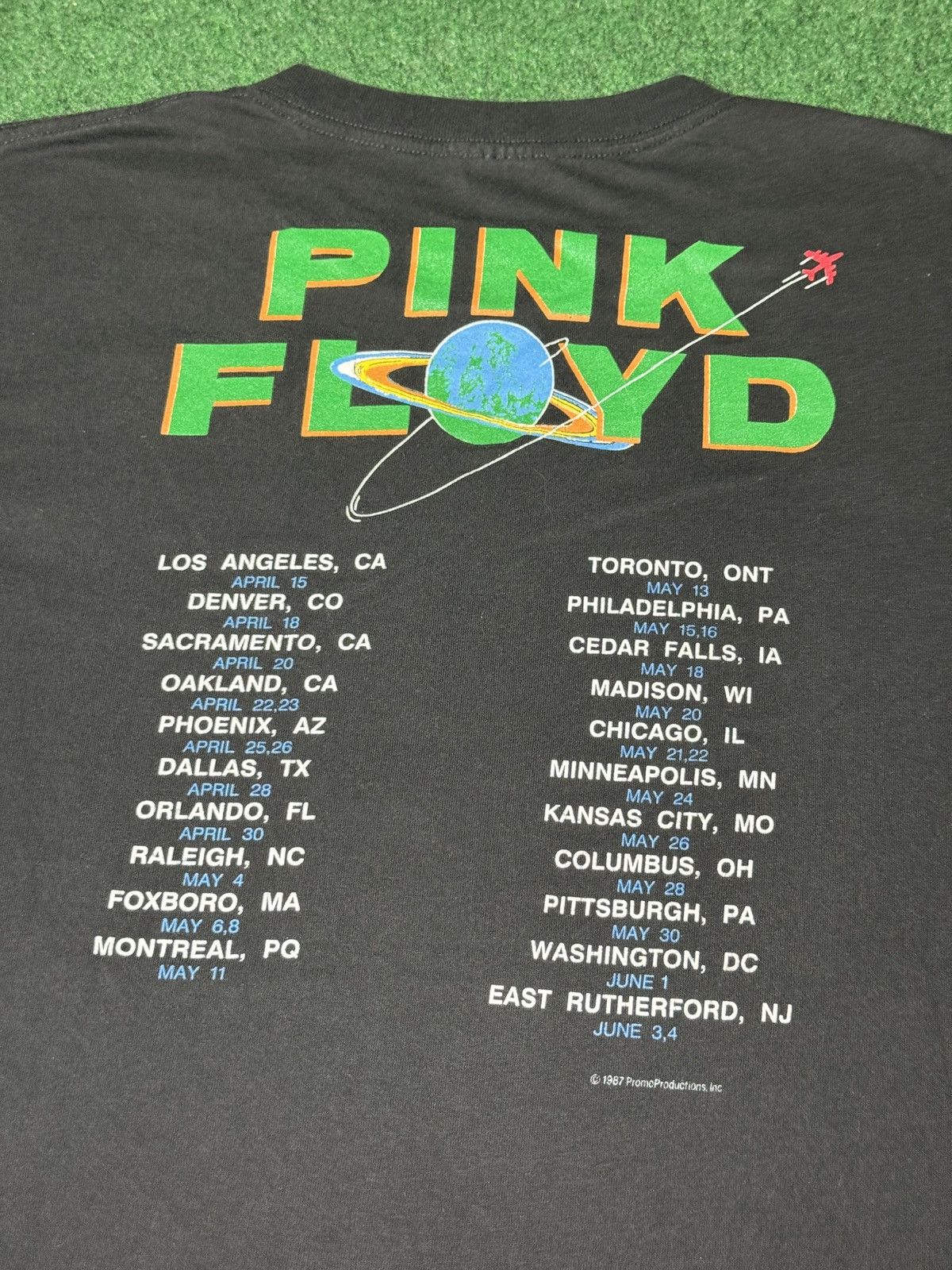 Vintage Vtg 80s Pink Floyd Iconic Dark Side Of Moon Tour T Shirt Size US L / EU 52-54 / 3 - 6 Thumbnail