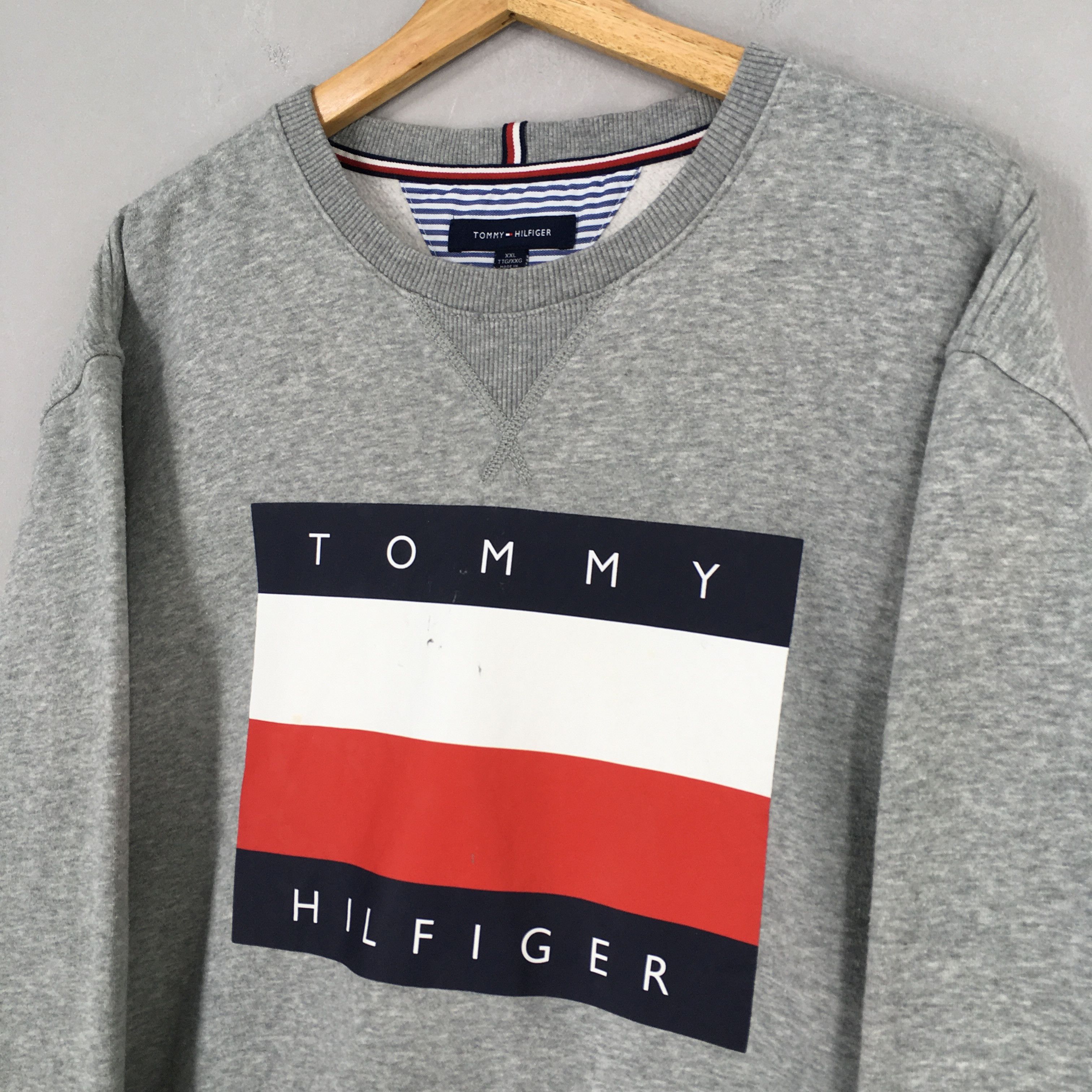 Tommy Hilfiger × Vintage Vintage 90's Tommy Hilfiger Gray Sweatshirt 2XLarge Size US XXL / EU 58 / 5 - 3 Thumbnail