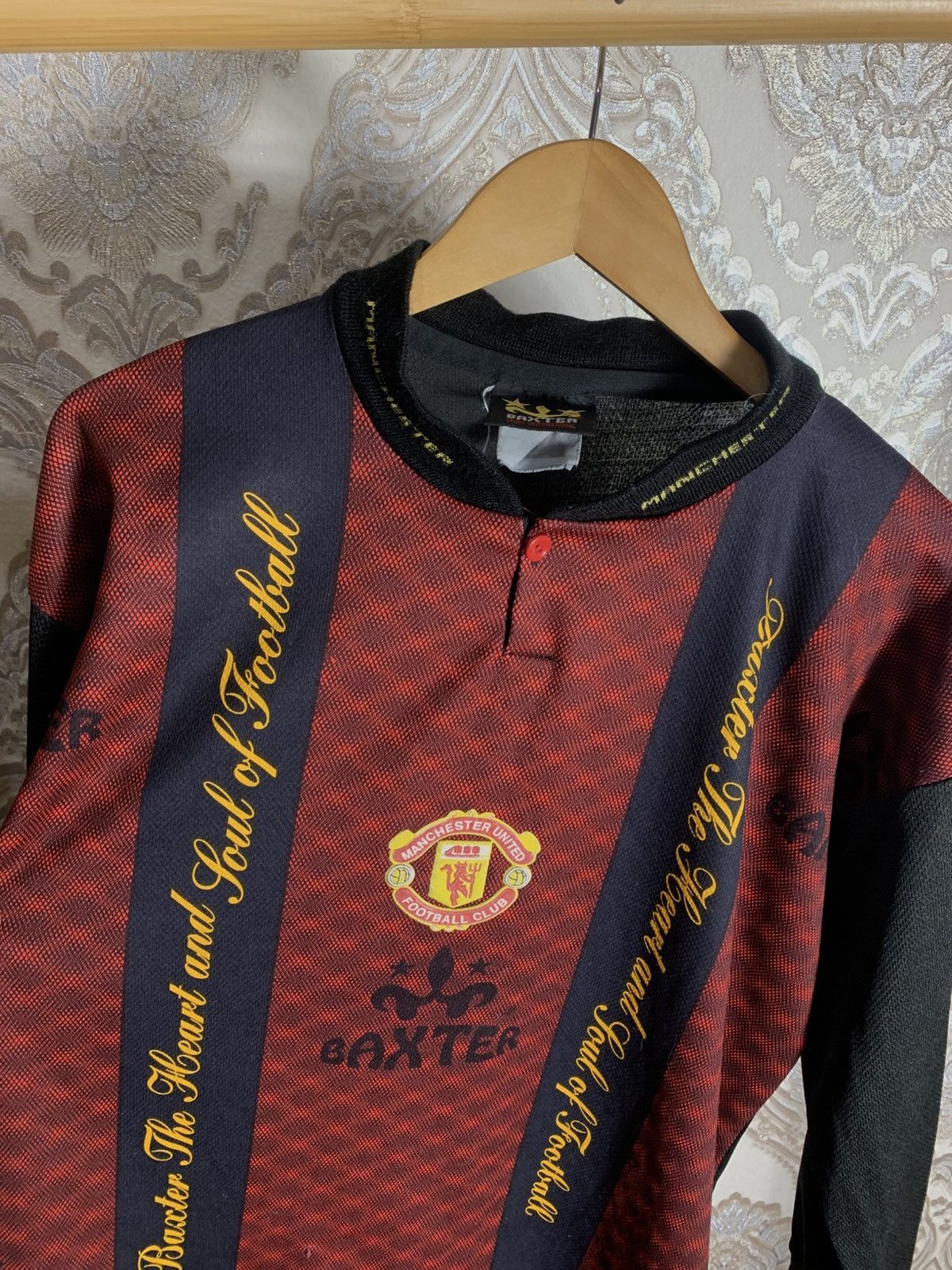 Vintage VERY RARE MANCHESTER UNITED ENGLAND RETRO SOCCER JERSEY 90s Size US M / EU 48-50 / 2 - 2 Thumbnail