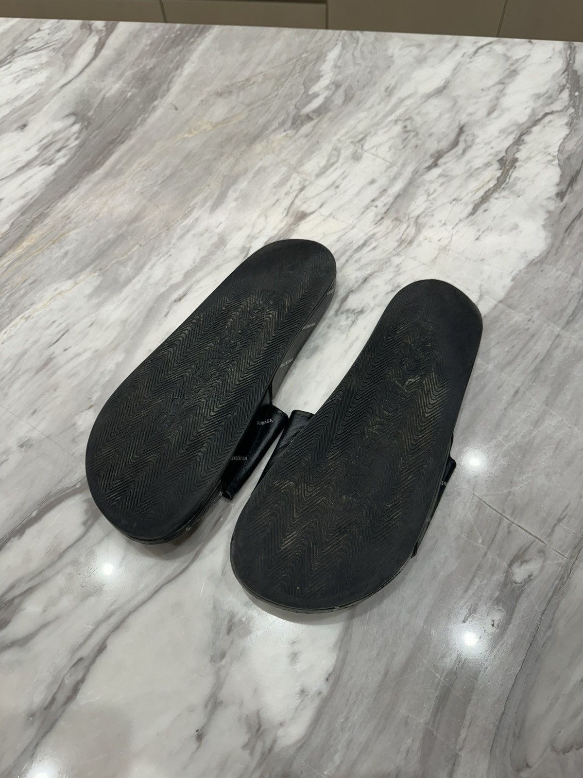 Balenciaga Balenciaga Leather Monogram sliders Size US 10 / EU 43 - 5 Thumbnail