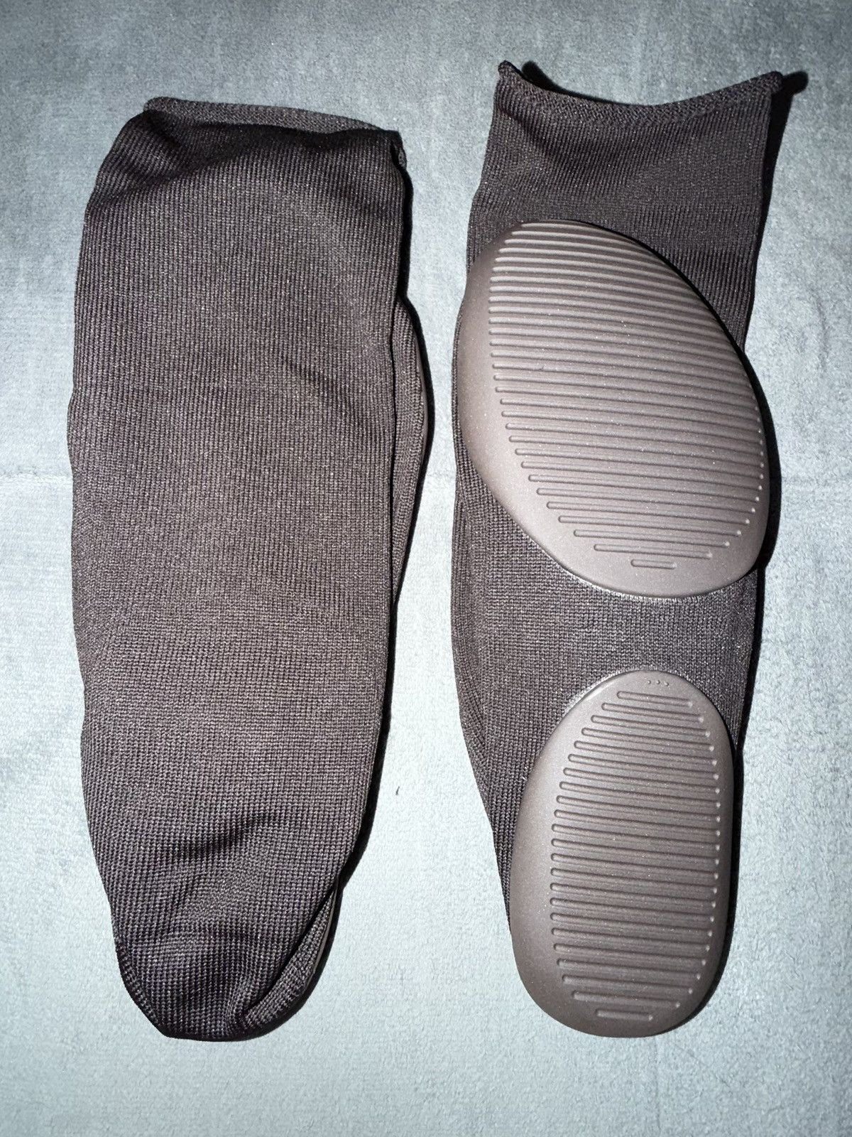 Yeezy YZY PODS size 3 Size US 12 / EU 45 - 3 Thumbnail