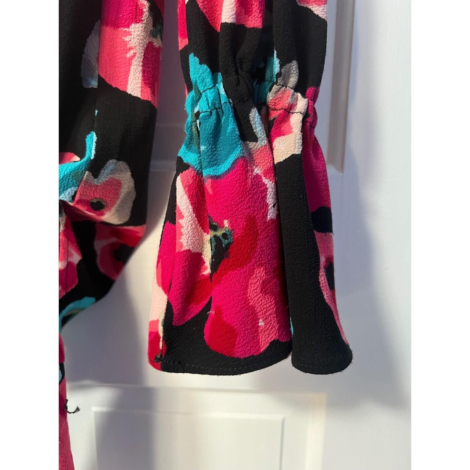 Juicy Couture Jeans Juicy Couture Floral Blouse VNeck Tie Knot 3/4 Sleeve Top XS Size XS / US 0-2 / IT 36-38 - 3 Thumbnail