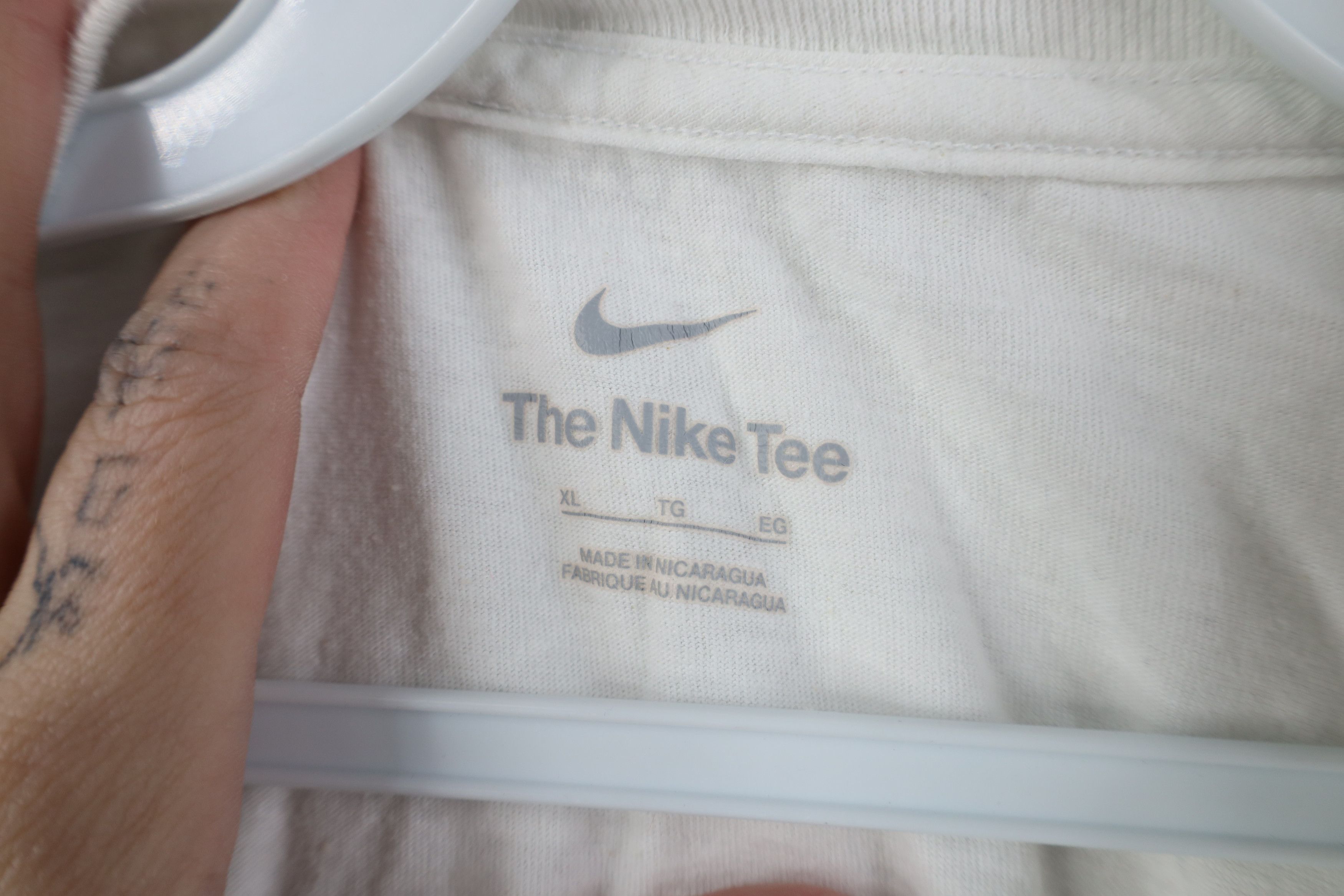 Nike Vintage Y2K Nike Center Swoosh Duke University T-Shirt White Size US XL / EU 56 / 4 - 7 Thumbnail