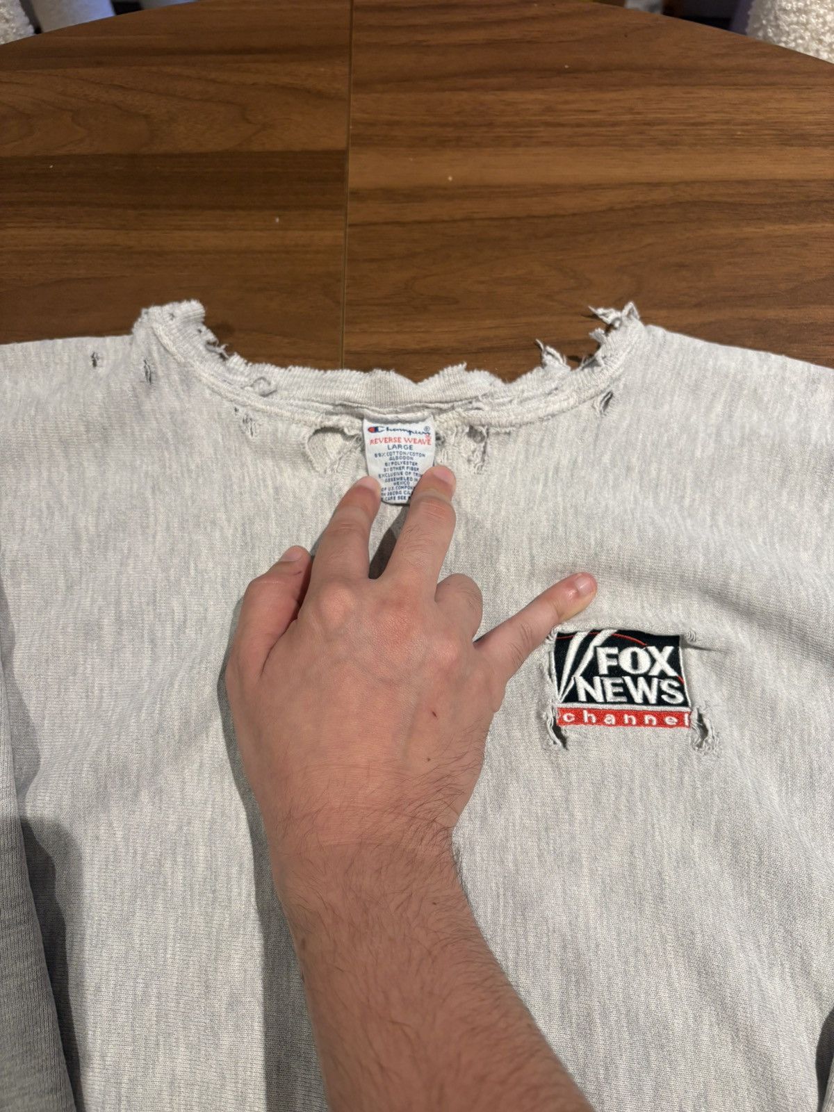 Champion RARE super distressed fox news champion reverse weave size L Size US L / EU 52-54 / 3 - 2 Thumbnail