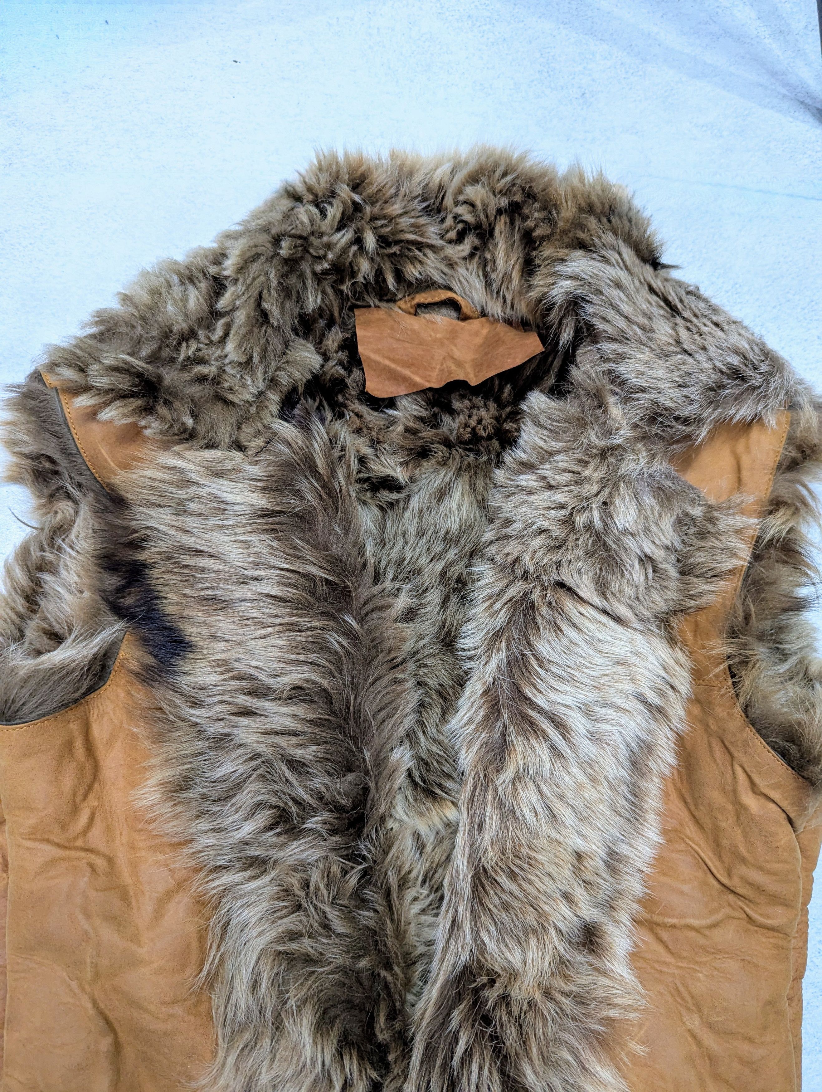 Genuine Leather 💥🔥 Stunning Vintage Suede & Fur Vest - Festival/Boho Vibes Size S / US 4 / IT 40 - 2 Thumbnail