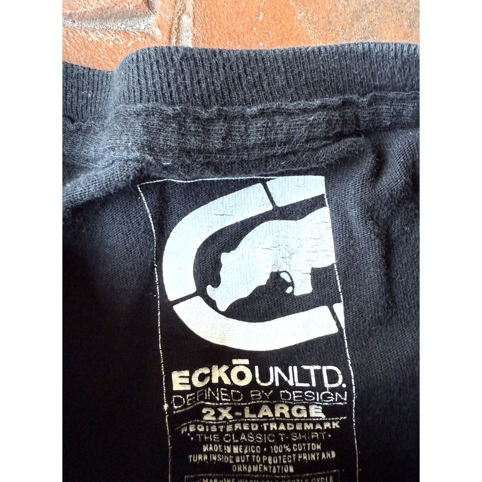 Ecko Unltd. VINTAGE Ecko Unltd Rhino T-Shirt 2XL Black Crew Neck Short Sleeve Men Regular Cotton Logo Vintage 90s Grunge Hip Hop Retro Graphic Tee Size US XXL / EU 58 / 5 - 2 Thumbnail