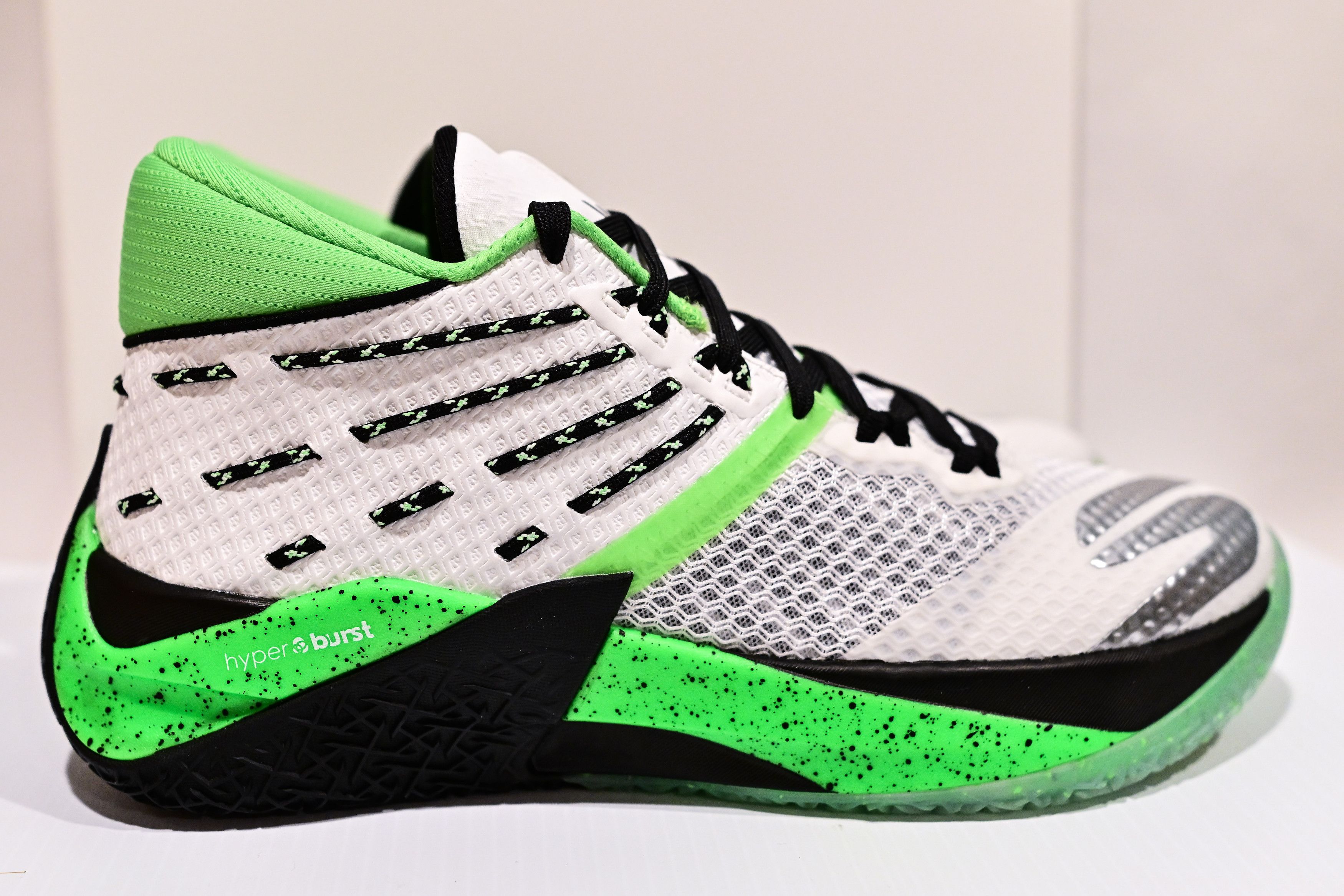 SKECHERS SKX Reign Size US 9.5 / EU 42-43 - 1 Thumbnail