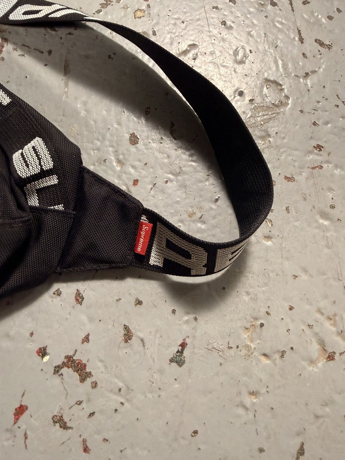 Supreme Classic Black Supreme SS 18 Side Bag Phanny Size ONE SIZE - 2 Thumbnail