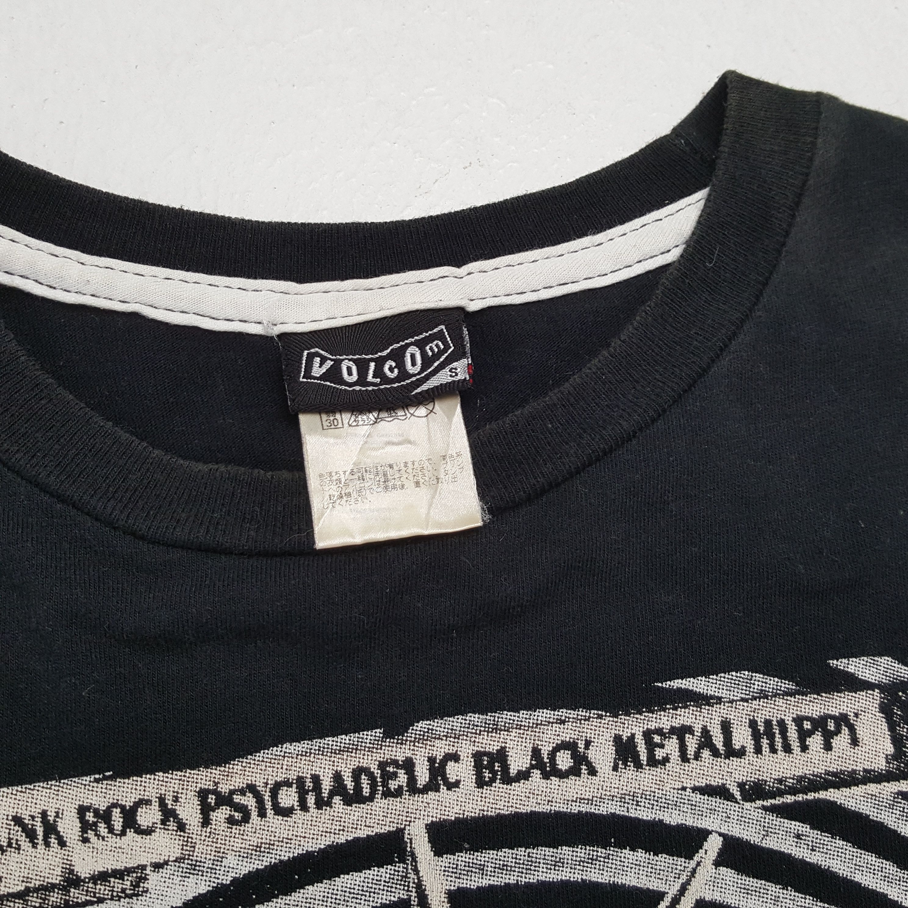 Vintage × Volcom Vintage VOLCOM American Streetwear Style T-SShirts Size US S / EU 44-46 / 1 - 7 Thumbnail