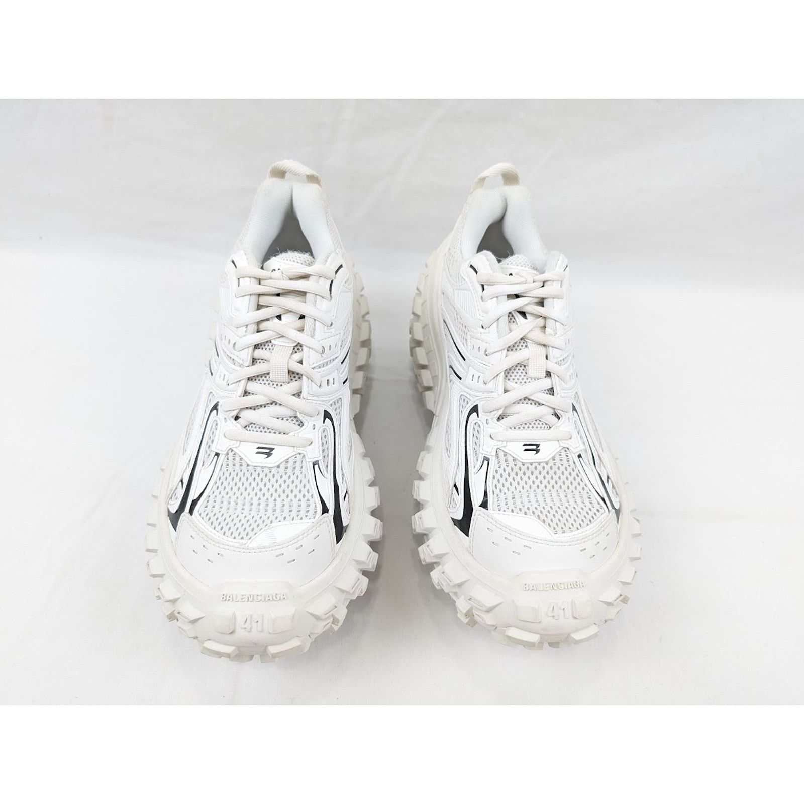 Balenciaga o1rshd1 Contrast Defender Bouncer in Eggshell/Black 46 Size US 13 / EU 46 - 15 Thumbnail