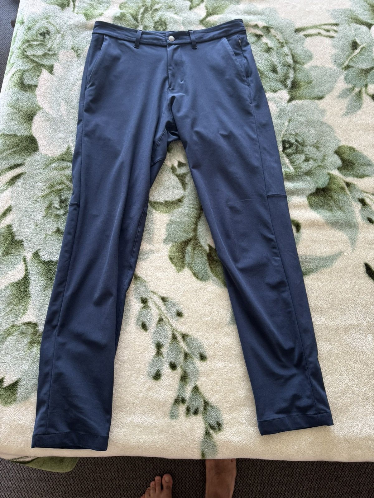 Lululemon Lululemon Commission Pants 31x34 Navy Size US 31 - 1 Thumbnail