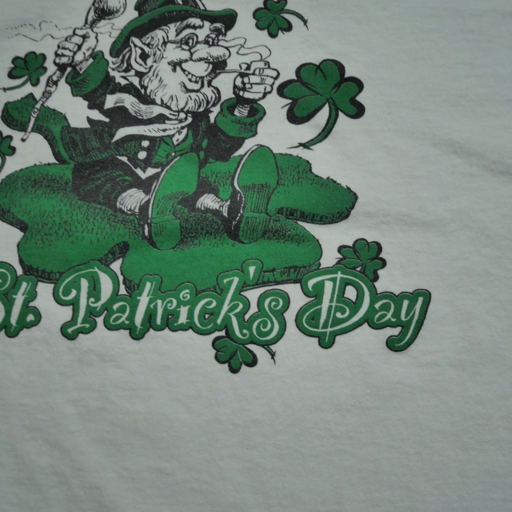 Delta VINTAGE Delta St Pantricks Day T Shirt Adult Medium White Mens Y2K 90s Leprechaun Shirt Size US M / EU 48-50 / 2 - 4 Thumbnail