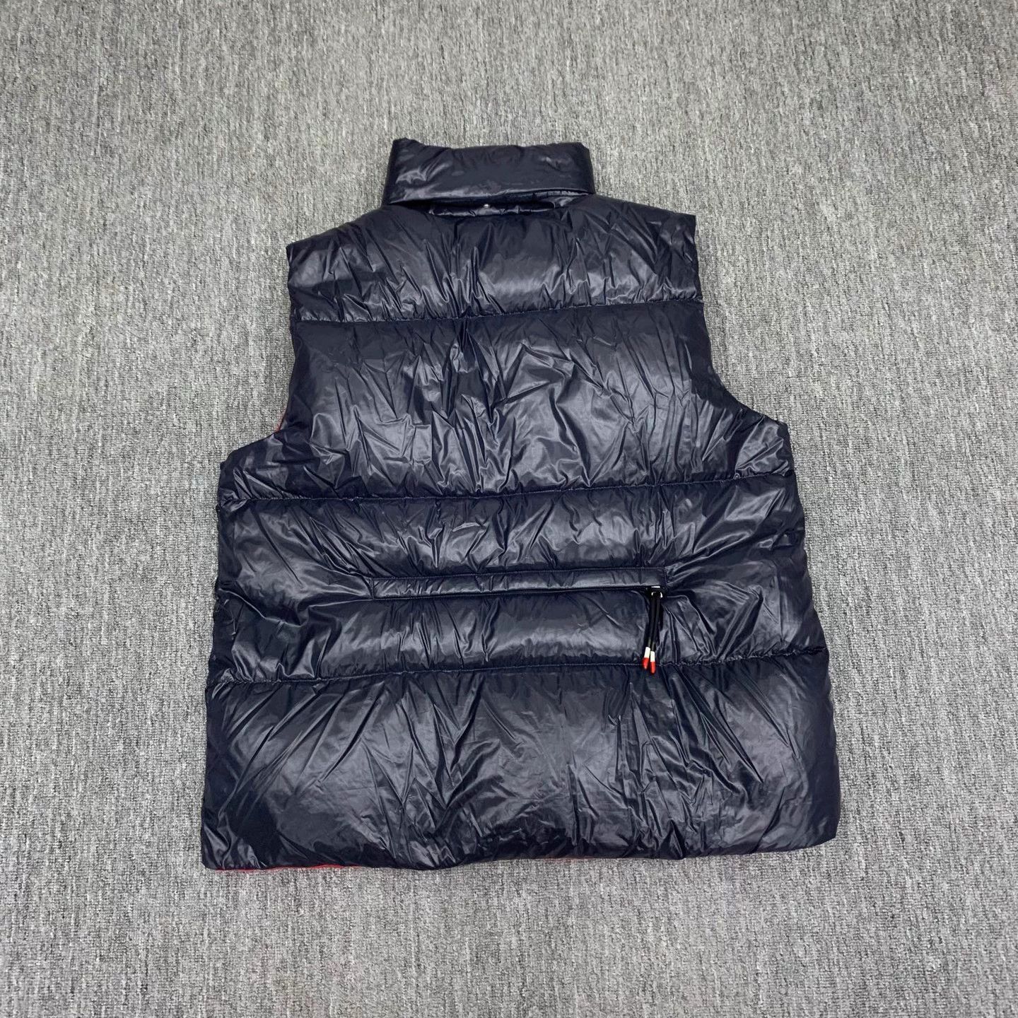 Moncler Moncler navy big logo down vest US4 95 new Size US XL / EU 56 / 4 - 2 Thumbnail