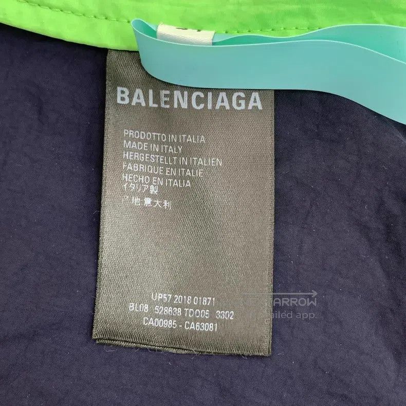 Balenciaga Balenciaga Contrast color logo lettering print stand colla Size XXS / US 00 / IT 34 - 7 Thumbnail