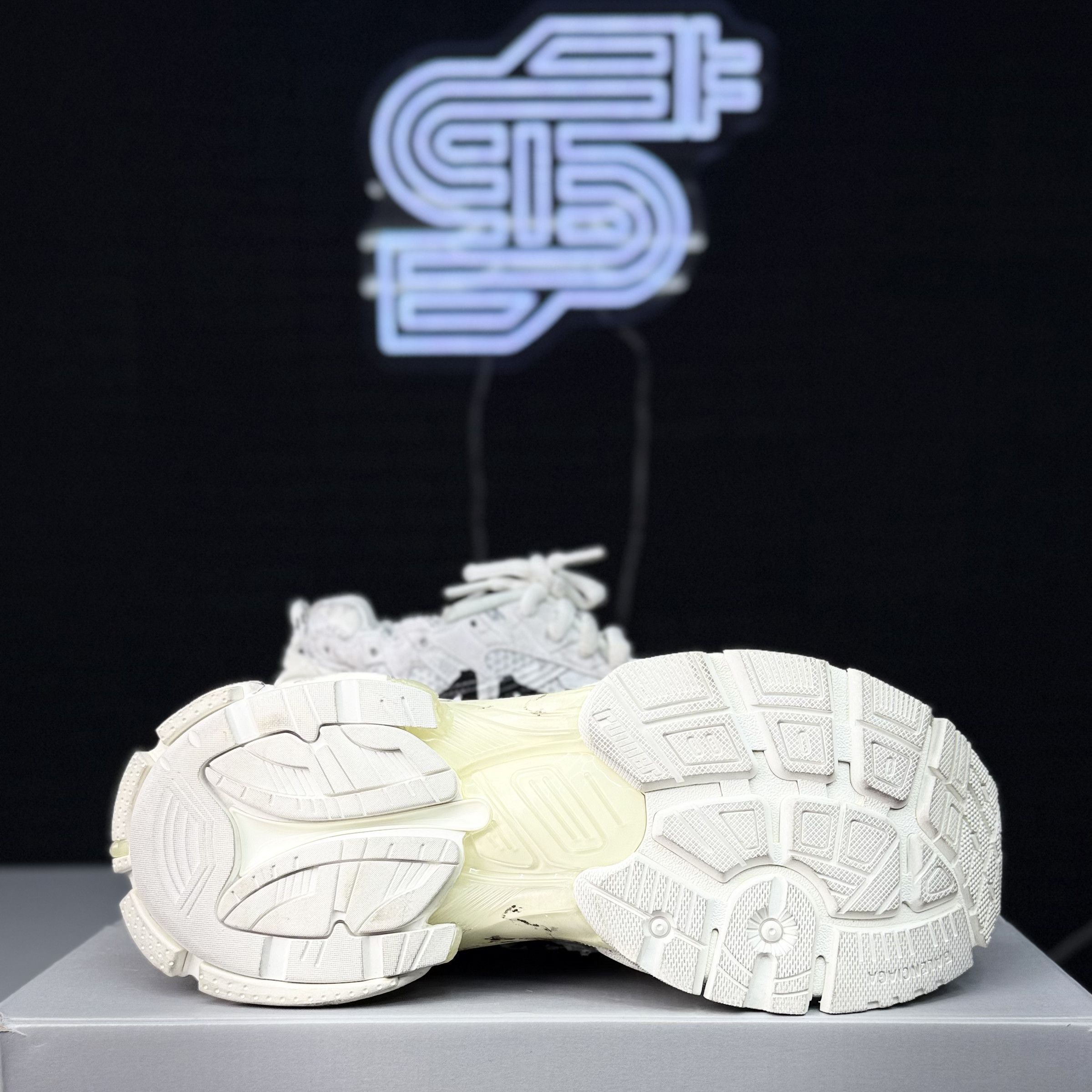 Balenciaga Balenciaga Runner White Graffiti Size US 8 / EU 41 - 4 Thumbnail