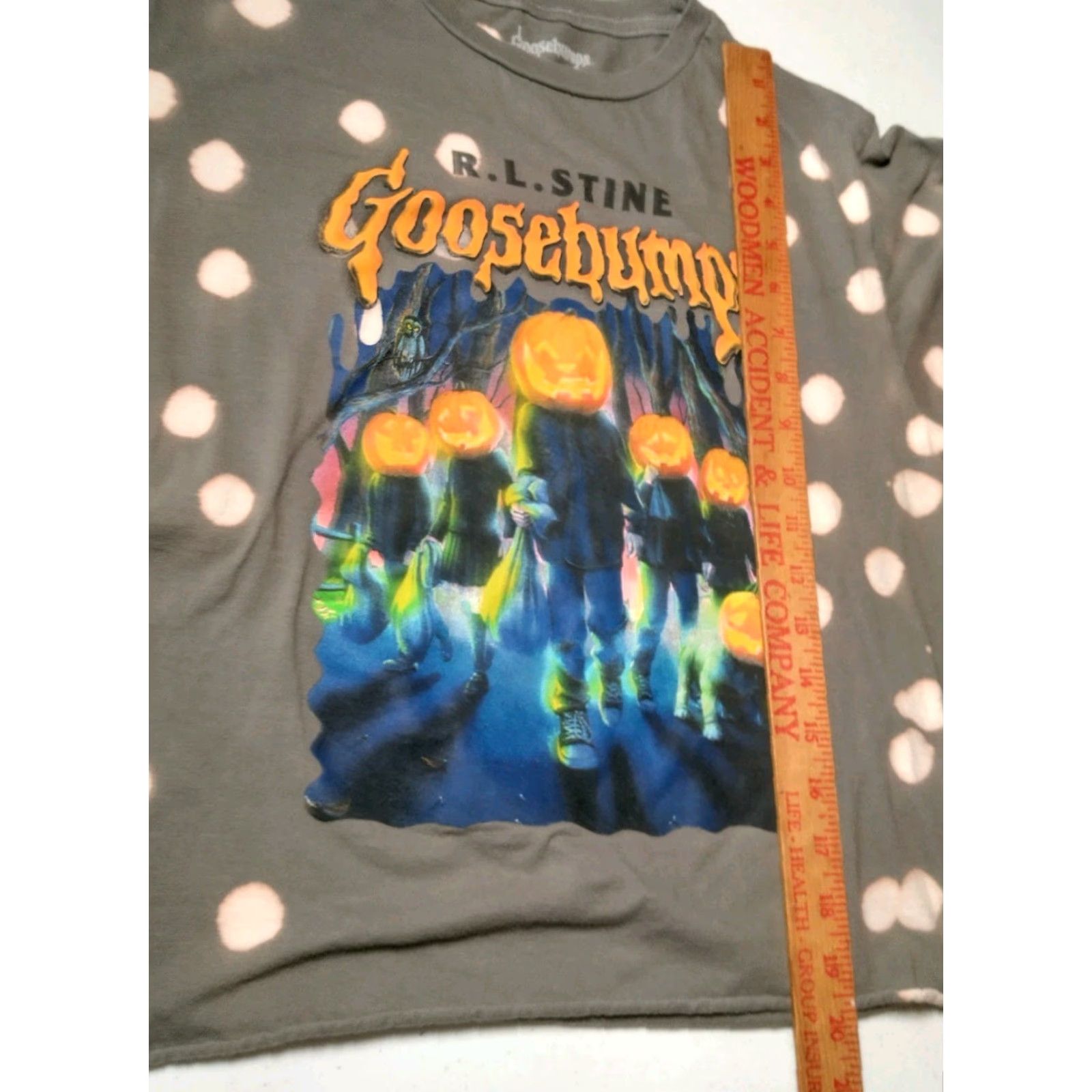 Vintage VINTAGE Goosebumps T-Shirt Women Medium Cropped Pumpkin Head Graphic Bleach Dyed Gray Halloween Horror Reading Novel Casual Summer Size M / US 6-8 / IT 42-44 - 4 Thumbnail