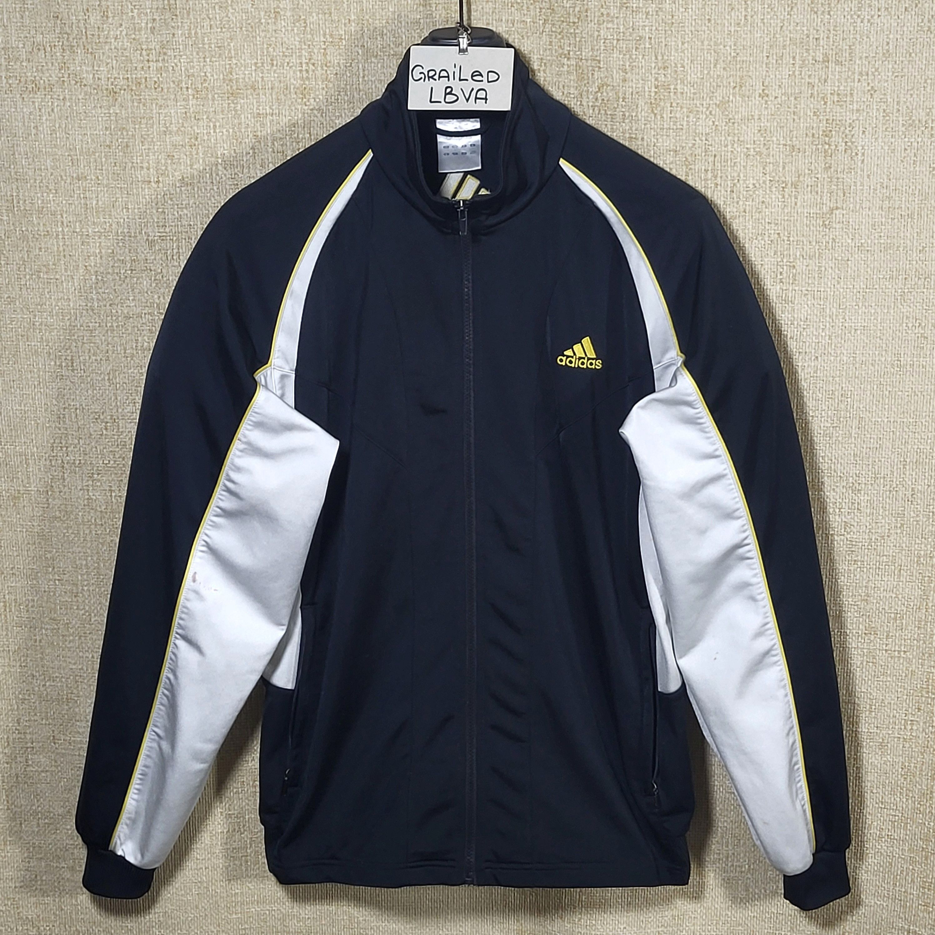 Adidas Adidas Vintage Track Jacket Y2K size M but fit L Size US M / EU 48-50 / 2 - 1 Thumbnail