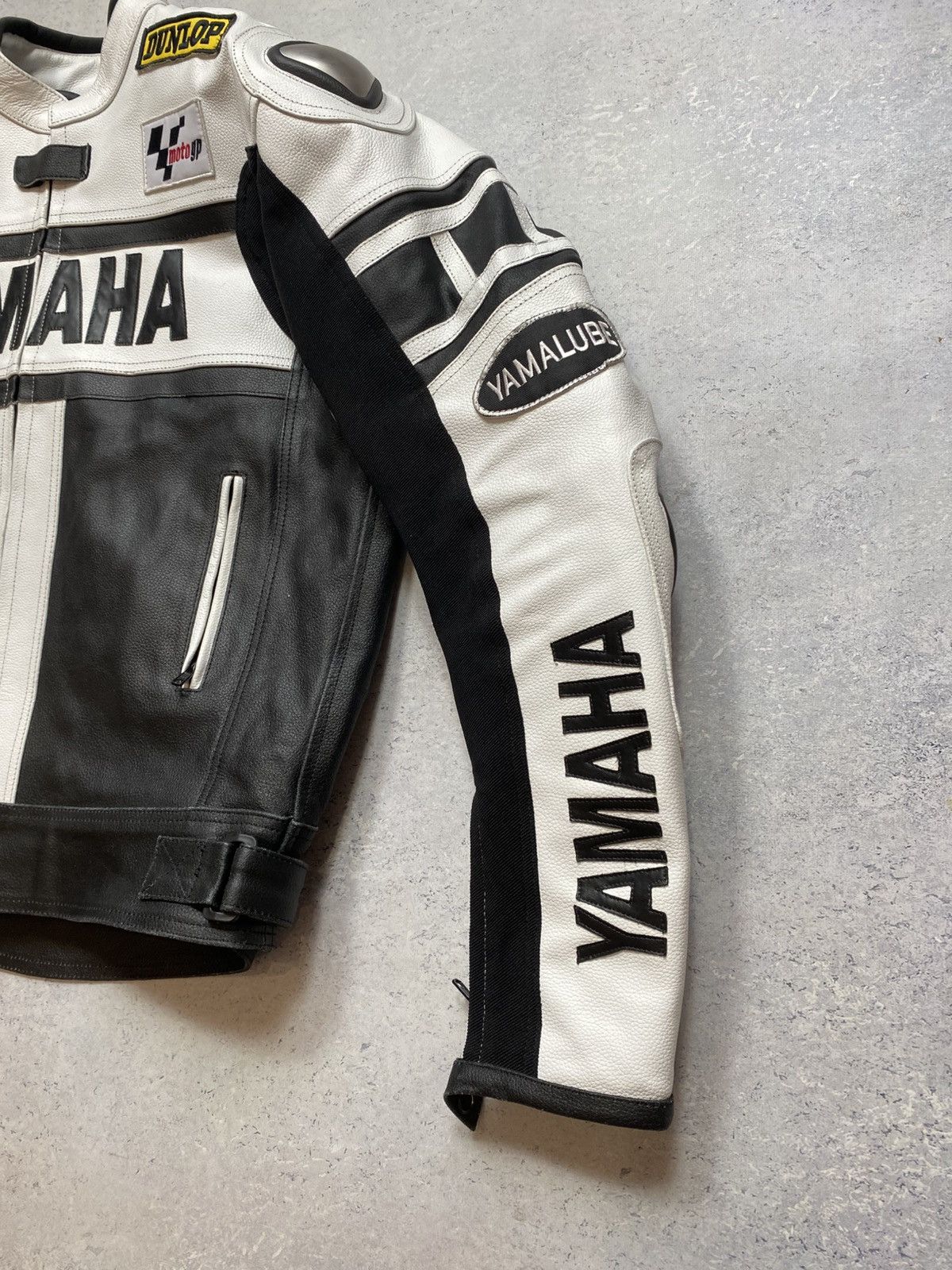 Yamaha Michelin/Dunlop/ Yamaha Leather Moto Racing Jacket #46 Size US XL / EU 56 / 4 - 5 Thumbnail