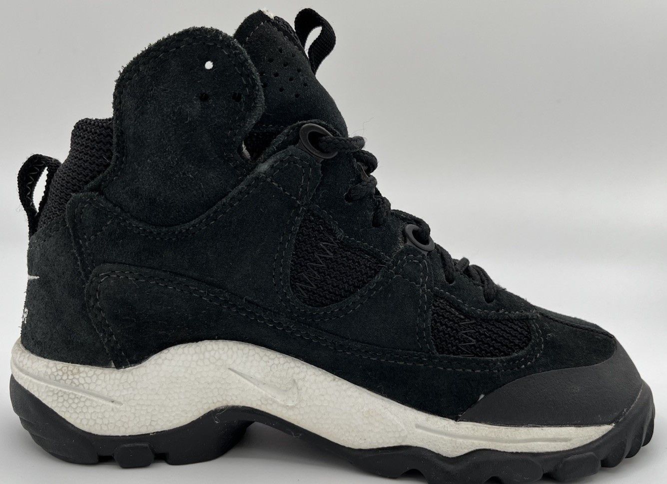 Nike ACG Vtg Nike Air ACG Women’s Size 7.5 Outdoor Black Hiking Boots Size US 7.5 / IT 37.5 - 5 Thumbnail