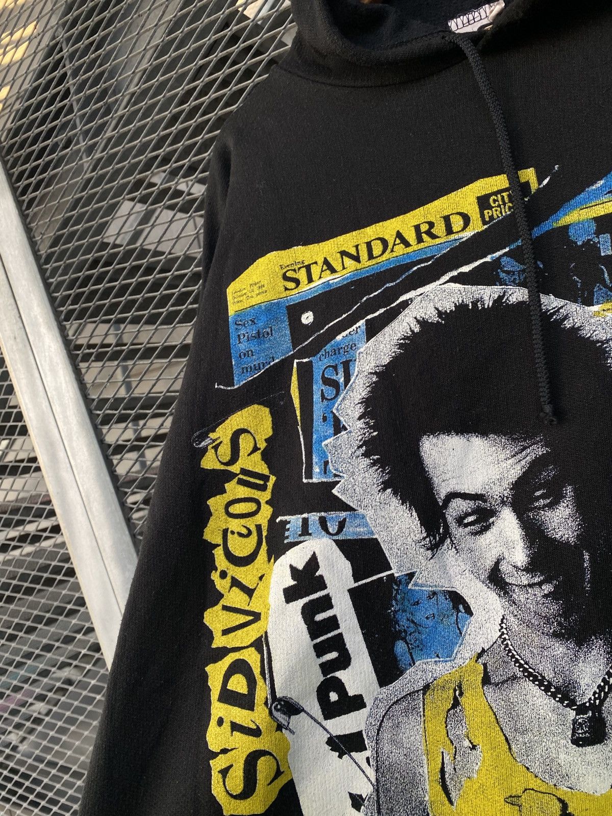 Band Tees Vintage Sex Pistols Sid Vicious Overprinted Hoodie Size US XL / EU 56 / 4 - 6 Thumbnail