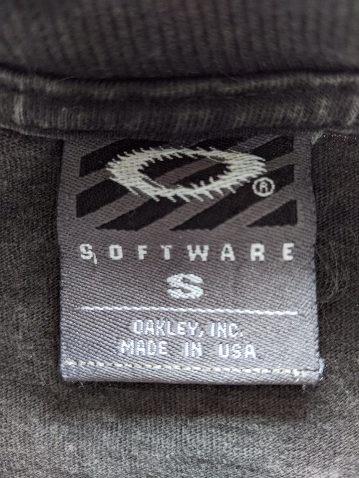 Oakley 💥 Vintage Oakley💥 Vintage Oakley Center Logo 💥 Size US M / EU 48-50 / 2 - 6 Thumbnail