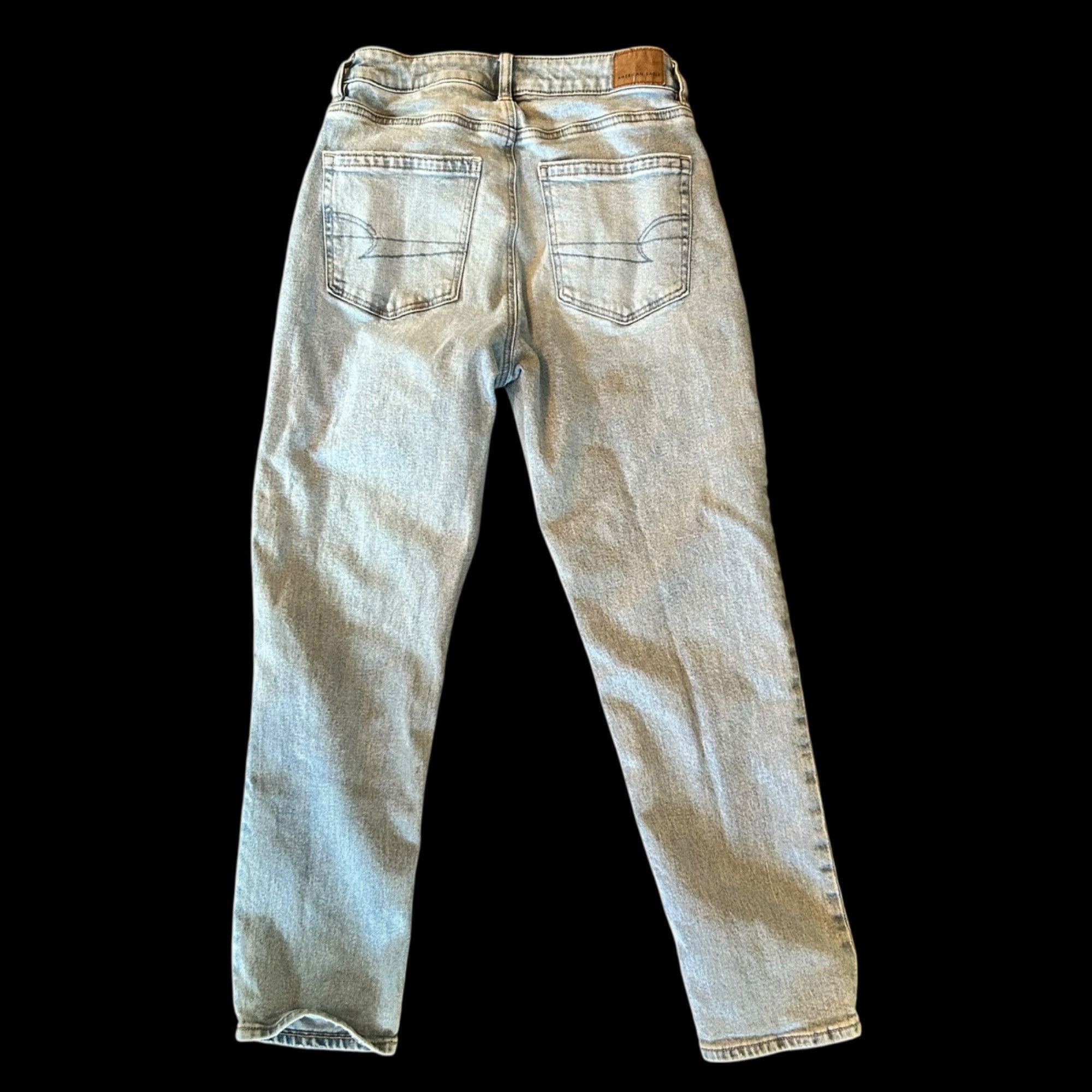 American Eagle Outfitters American Eagle Light Wash High Rise Strigid Mom Denim Jean 2 Size 27" / US 4 / IT 40 - 3 Thumbnail