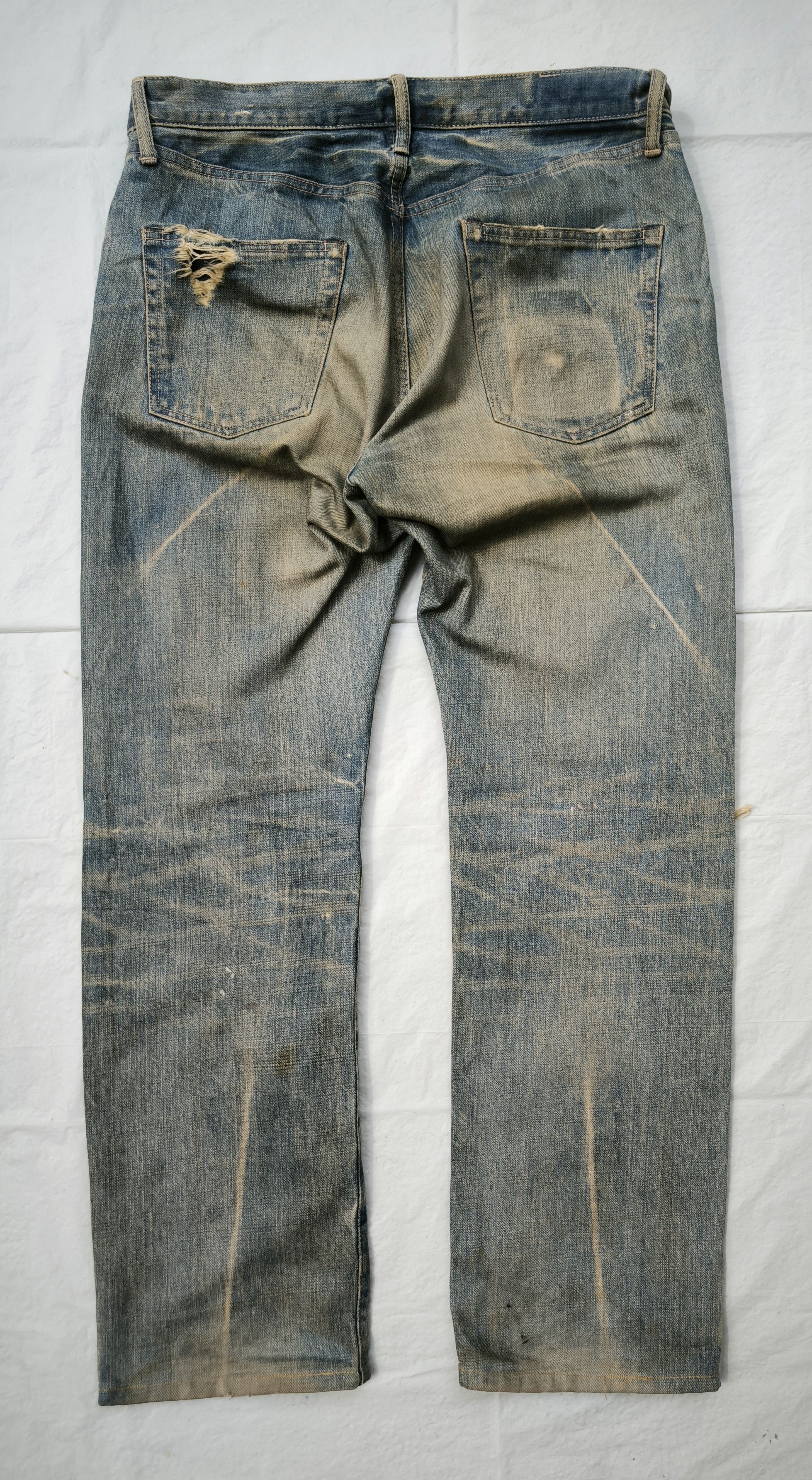 Spellbound SPELLBOUND distressed homeless relaxed jeans Size US 33 - 7 Thumbnail