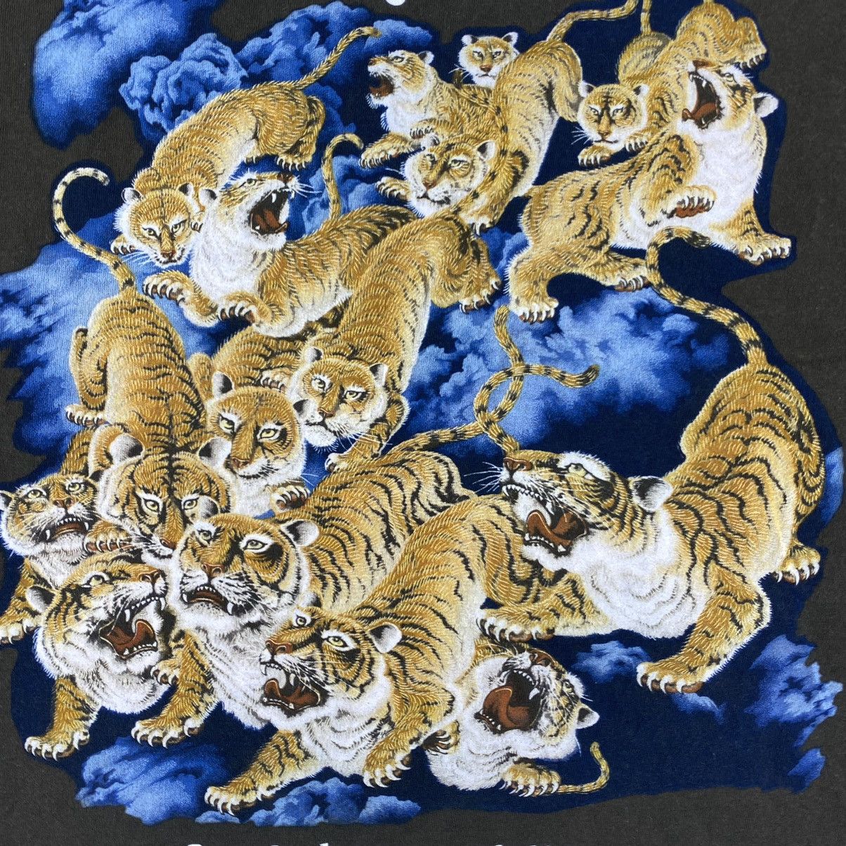 Sun Surf VINTAGE SUN SURF ONE HUNDRED TIGERS TOYO ENTERPRISE TEE Size US L / EU 52-54 / 3 - 4 Thumbnail