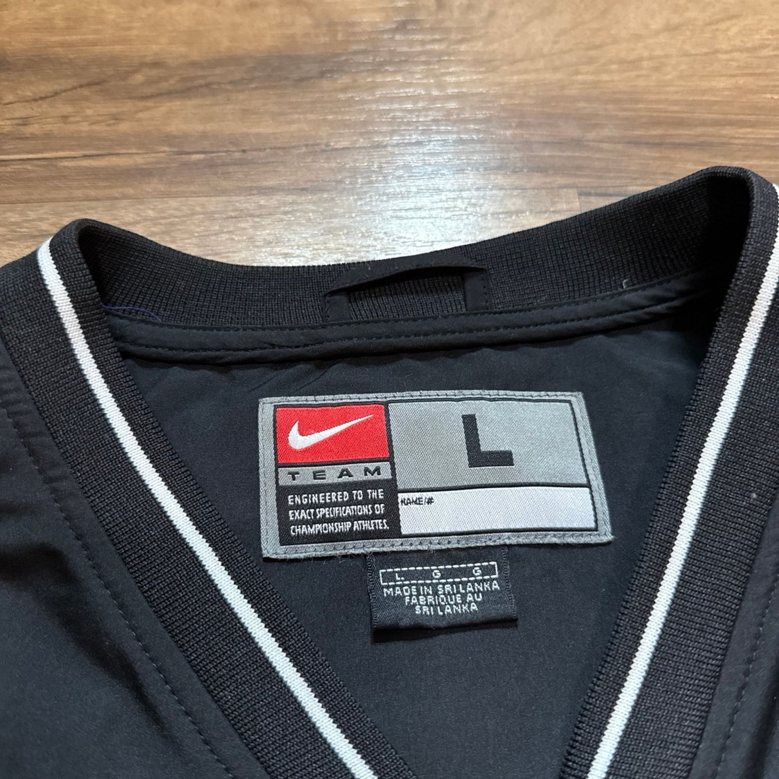Nike 90s Nike Team Iowa Hawkeyes Center Swoosh Windbreaker Size US L / EU 52-54 / 3 - 7 Thumbnail