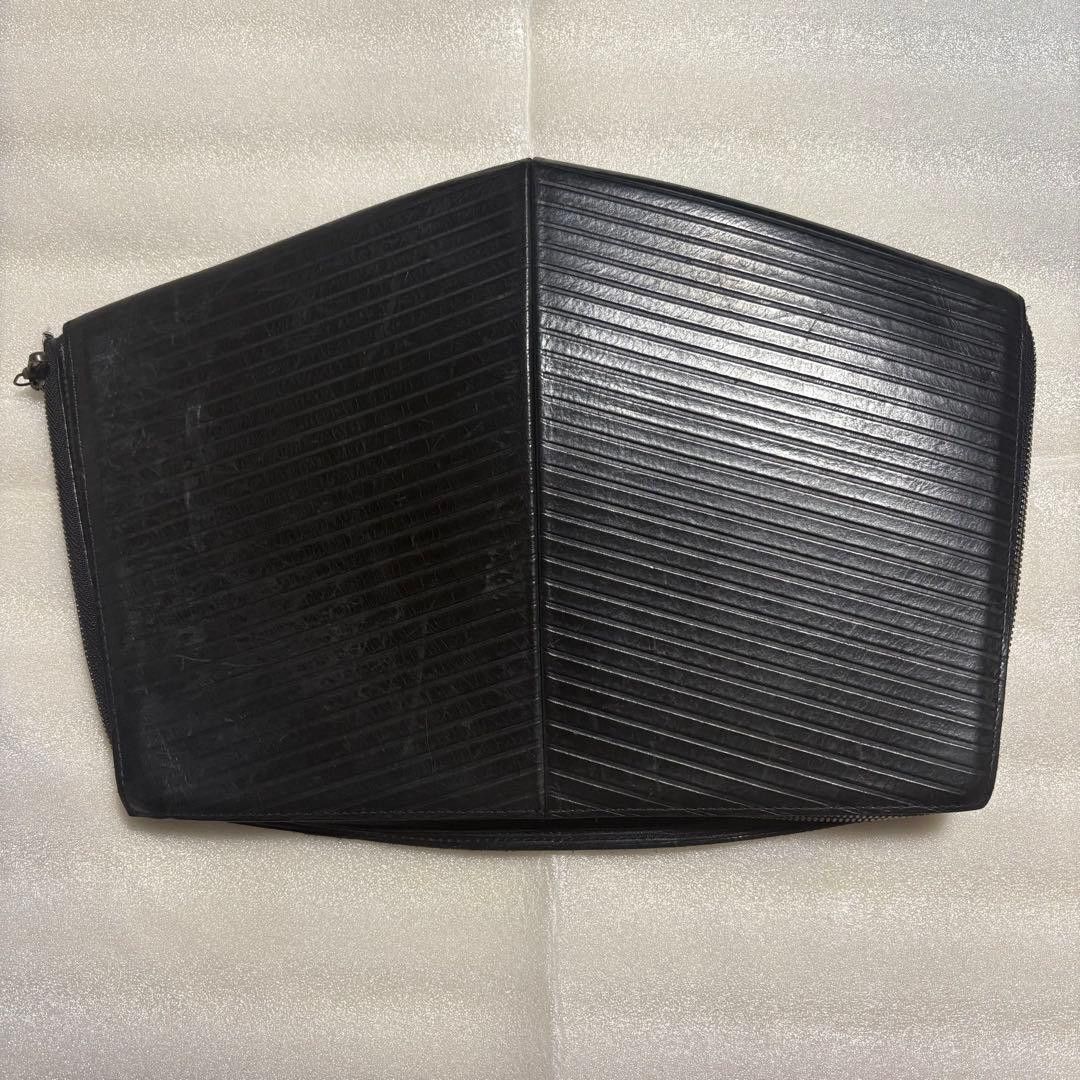 Julius JULIUS Dimensional Leather Clutch Bag Black Size ONE SIZE - 1 Thumbnail