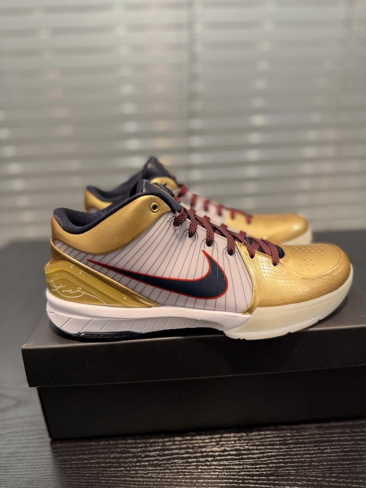 Nike Nike Kobe IV Protro Gold Medal 10.5 Kobe Zoom 4 Gold Medal Size US 10.5 / EU 43-44 - 6 Thumbnail