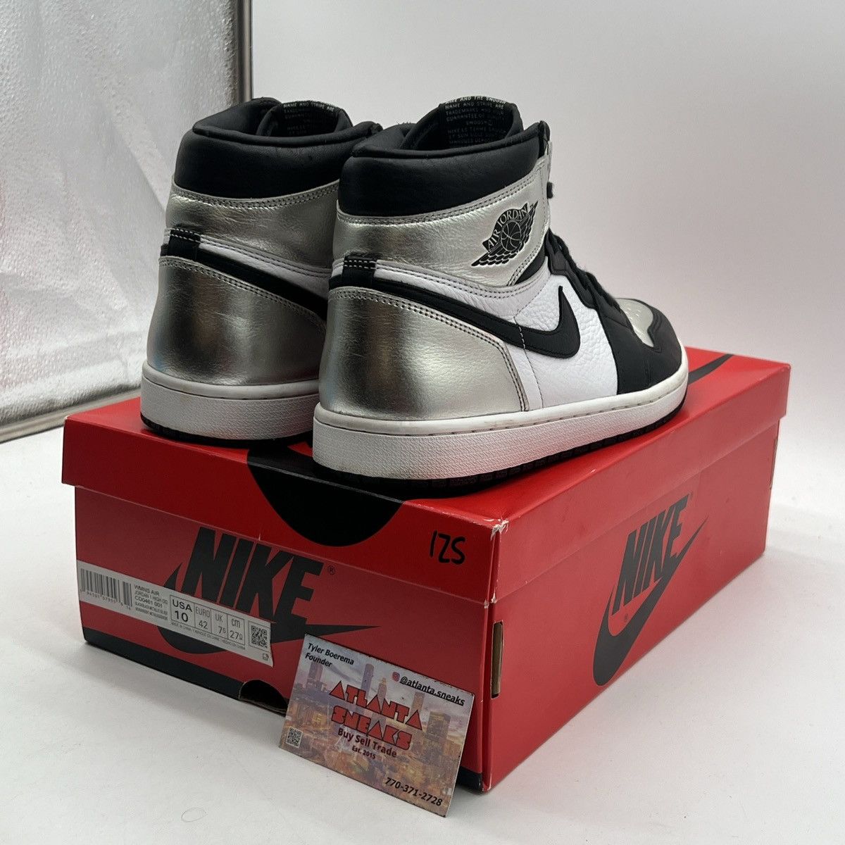 Nike Wmns air Jordan 1 high silver toe Size US 10 / EU 43 - 5 Thumbnail