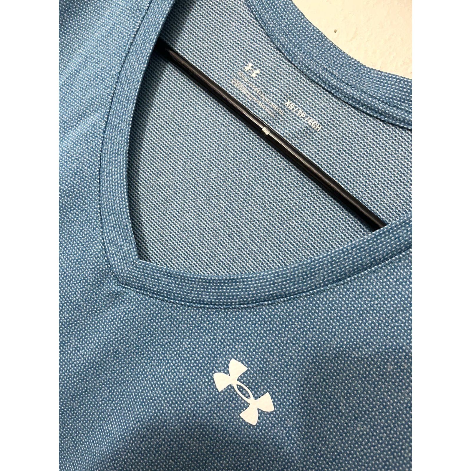 Under Armour Under Armour Womens Loose Heatgear XS Crew Neck Blue Short Sleeve Size 26" / US 2 / IT 38 - 2 Thumbnail