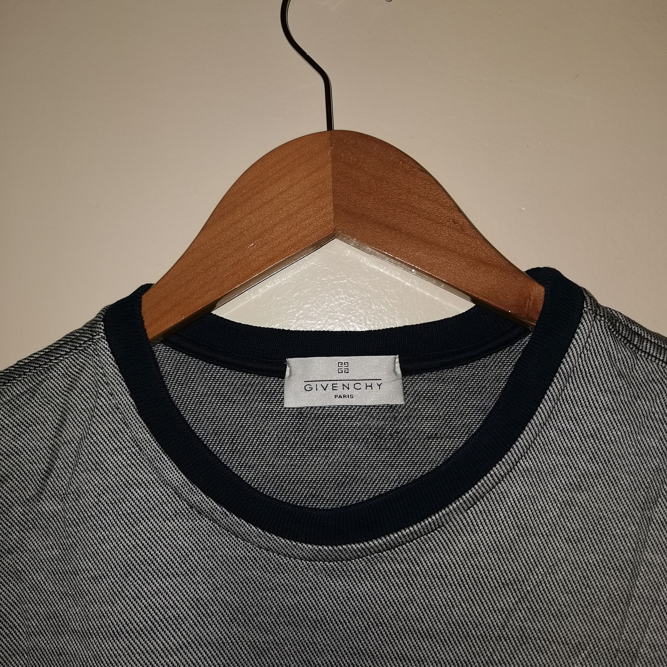 Givenchy T-shirt givenchy paris size : L Size US L / EU 52-54 / 3 - 5 Thumbnail