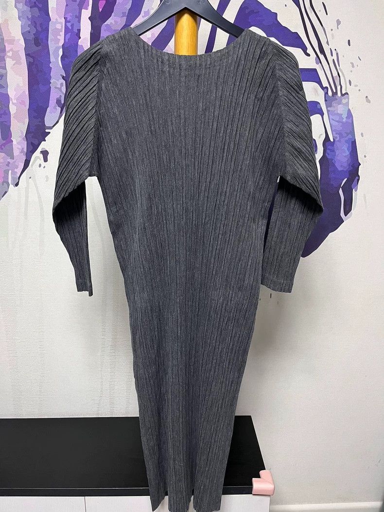 Issey Miyake Issey Miyake size:3 Dark grey pleated dress Size S / US 4 / IT 40 - 3 Thumbnail