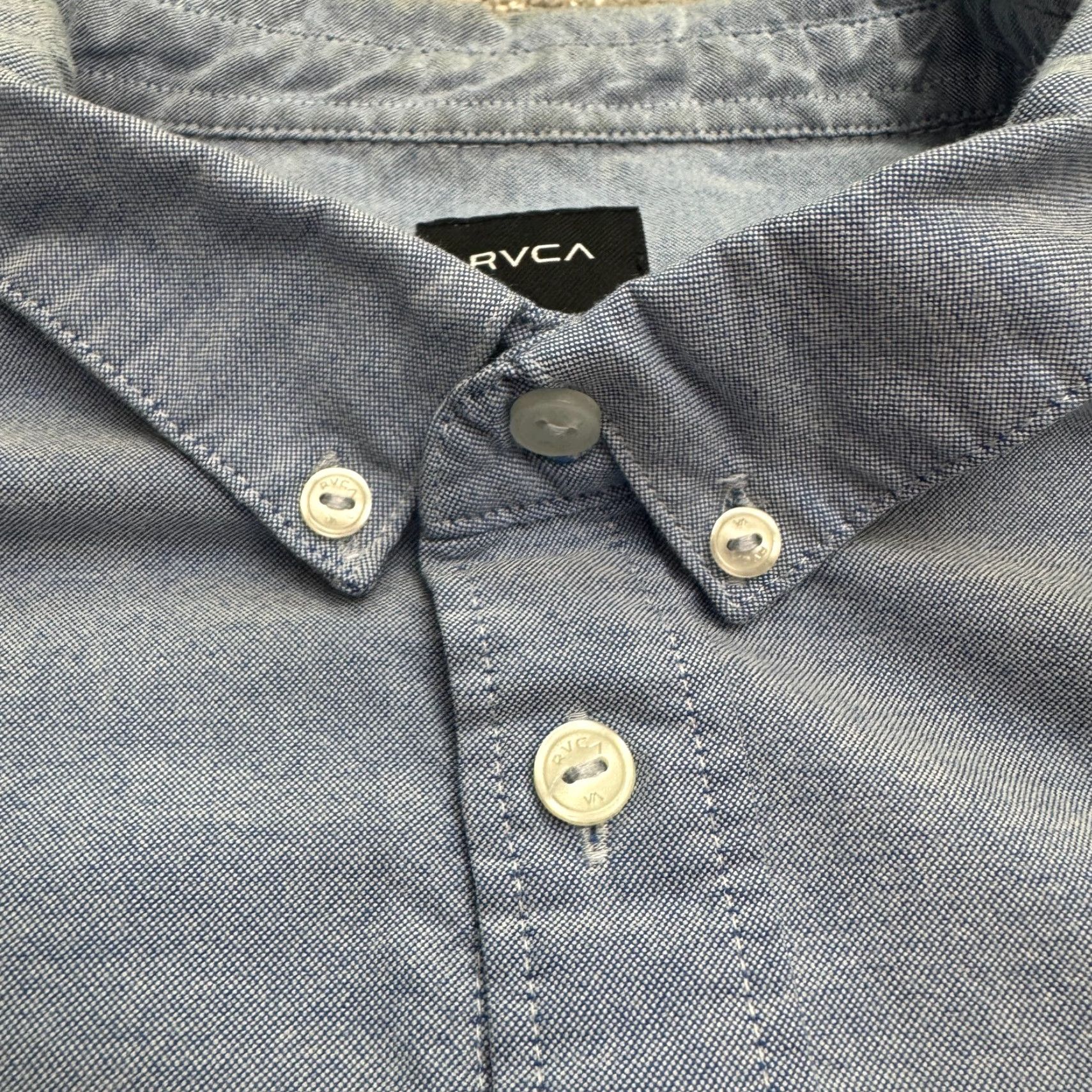 RVCA RVCA Slim Fit Button-Down Shirt Mens 2XL Blue Short Sleeve Chambray Classic Preppy Casual Shirt Size US XXL / EU 58 / 5 - 6 Thumbnail