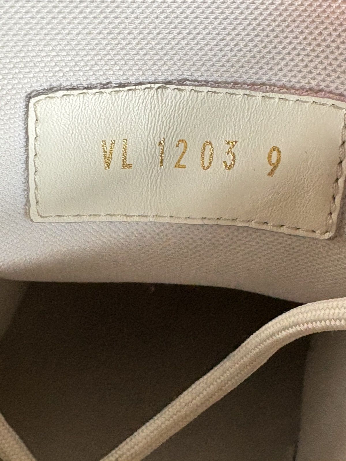 Louis Vuitton Louis Vuitton White Maxi Trainers - Size 9LV Size US 10.5 / EU 43-44 - 6 Thumbnail