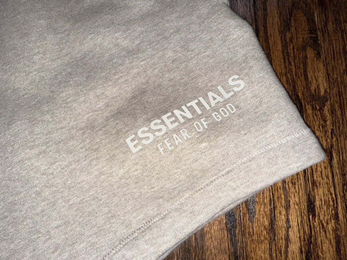 Fear of God Fear of God Essentials Oatmeal Grey Sweat Shorts Sz Small Size US 30 / EU 46 - 5 Thumbnail