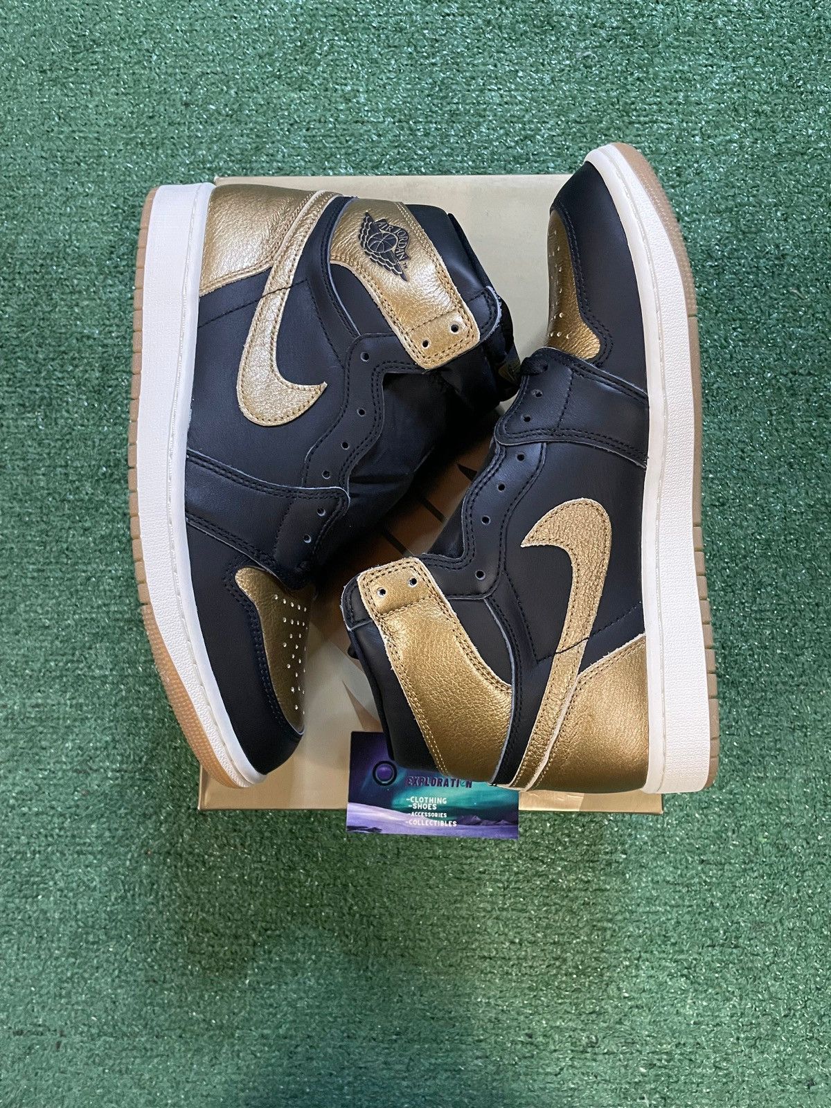 Jordan Brand Air Jordan 1 high black metallic gold Size US 8.5 / EU 41-42 - 4 Thumbnail