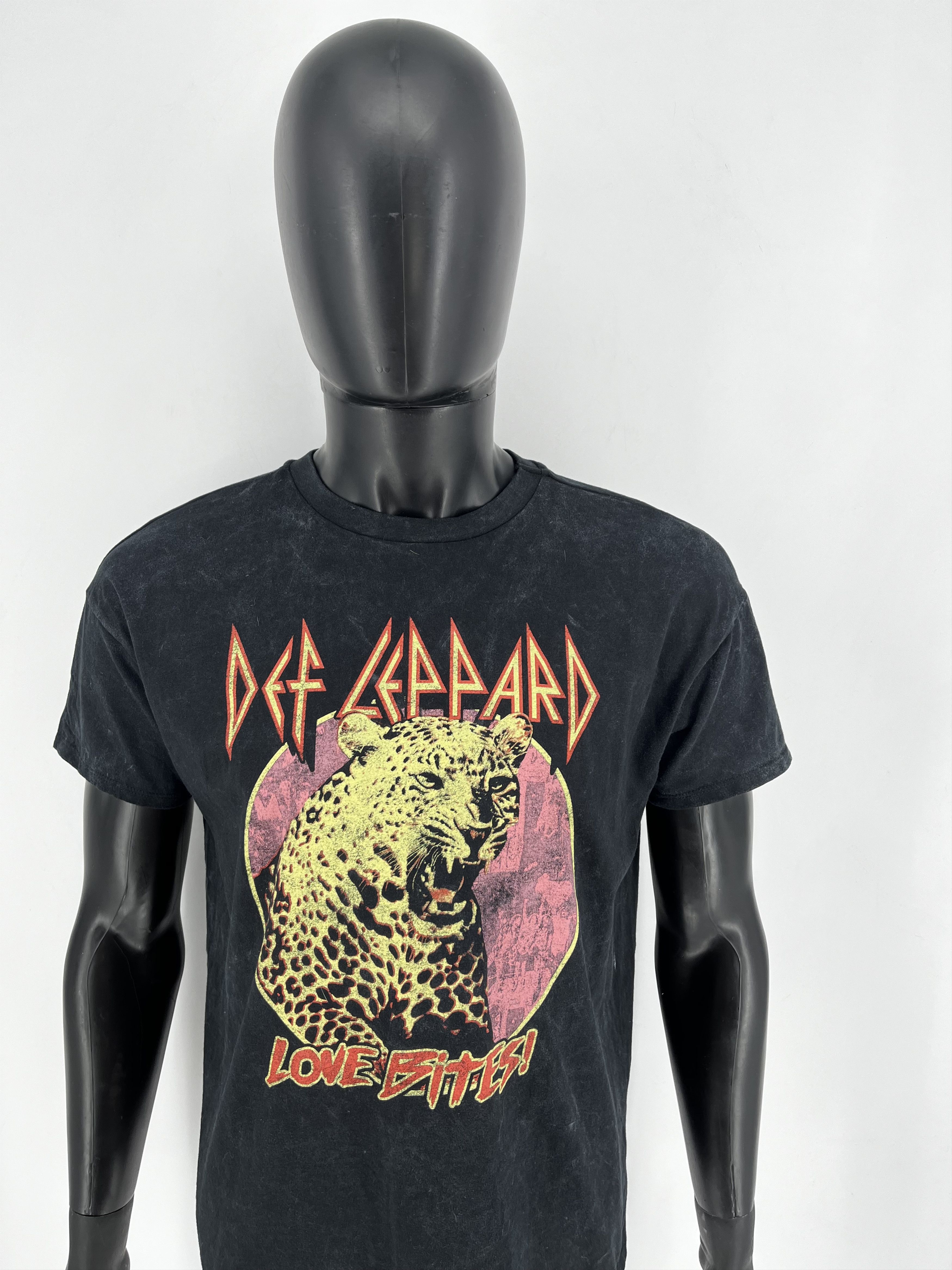 Band Tees Def Leppard Love Bites Hysteria Glam Metal Rock Band Tee S Size US S / EU 44-46 / 1 - 5 Thumbnail