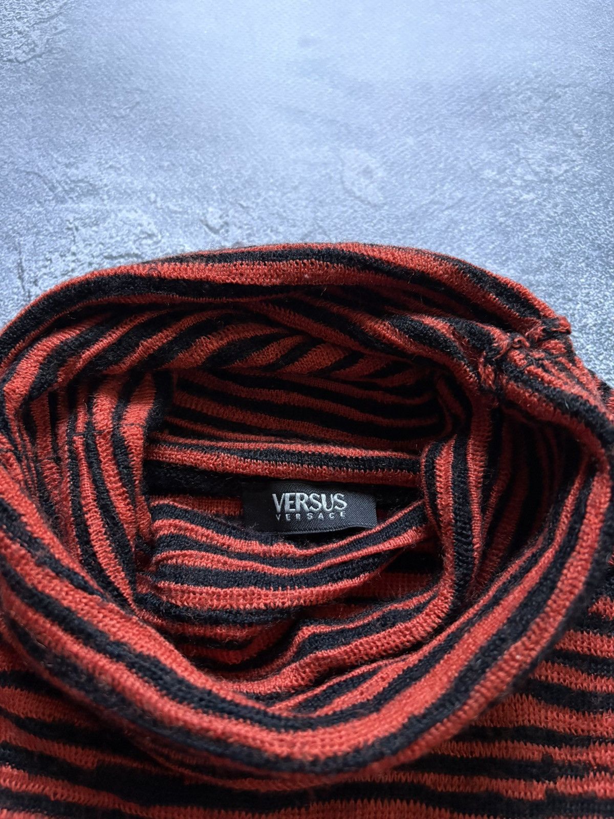 Versus Versace Vintage 90s Versus Versace Tiger Striped Turtleneck Sweater Size M / US 6-8 / IT 42-44 - 6 Thumbnail