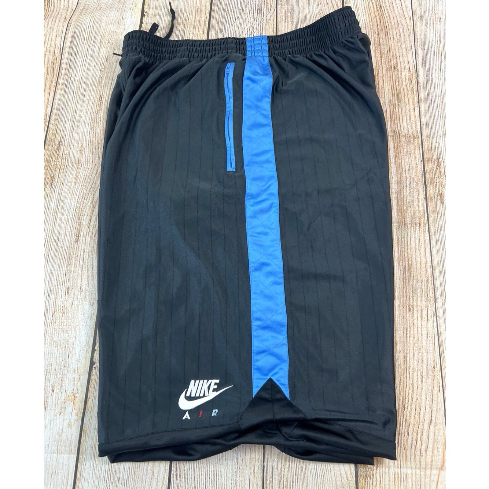 Nike VINTAGE Mens Nike Air Y2K Basketball Grey Blue Pin Stripe Shorts Zippered Pockets XL Adults Grey Pinstripe Pockets Basketball Nike Air Y2K Mens XL Size US 36 / EU 52 - 4 Thumbnail