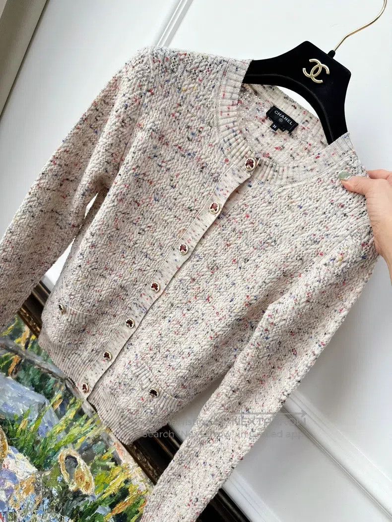 Chanel Chanel 25A mixed-colour lotus-coloured hollow three-dimens Size XS / US 0-2 / IT 36-38 - 2 Thumbnail