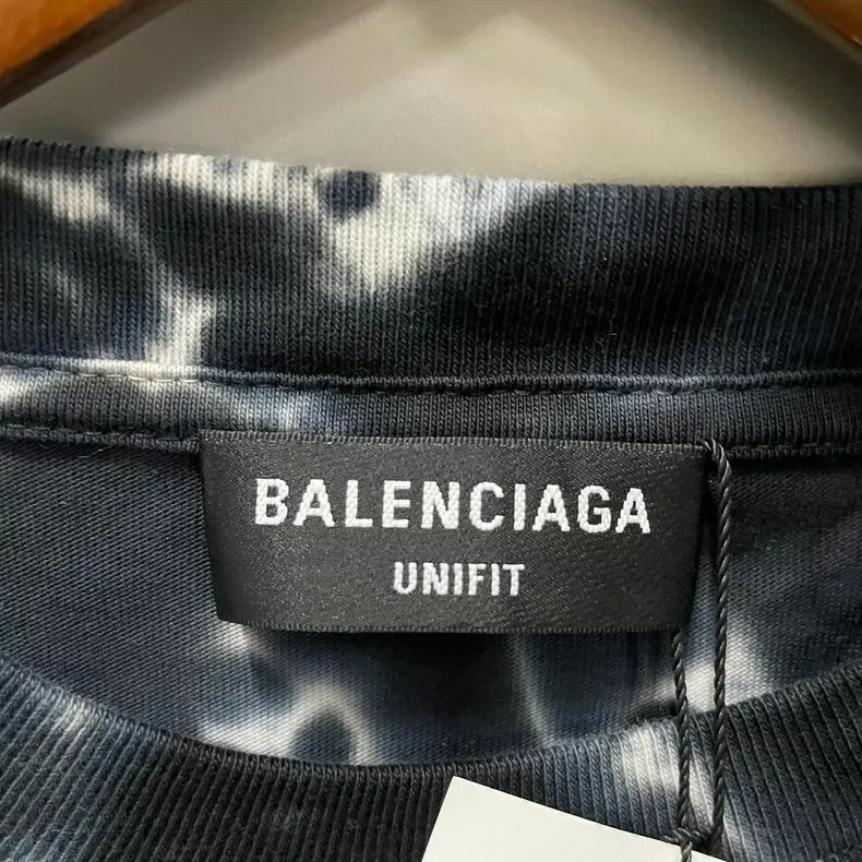 Balenciaga Balenciaga Tie-dyed love short sleeves Size XS / US 0-2 / IT 36-38 - 3 Thumbnail