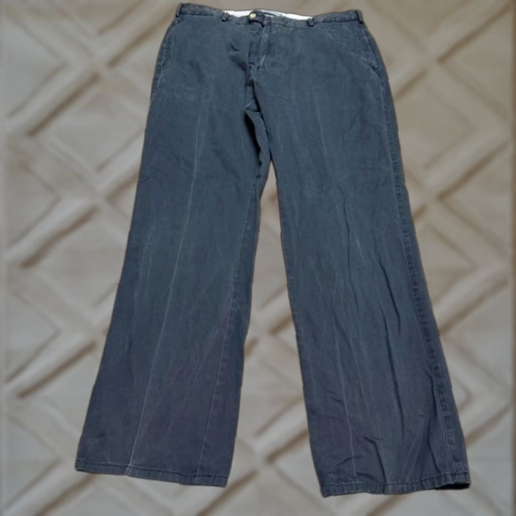 Peter Millar Peter Millar Chino Pants Mens 36x33 Navy Blue Straight Leg Casual Comfort Size US 36 / EU 52 - 1 Thumbnail