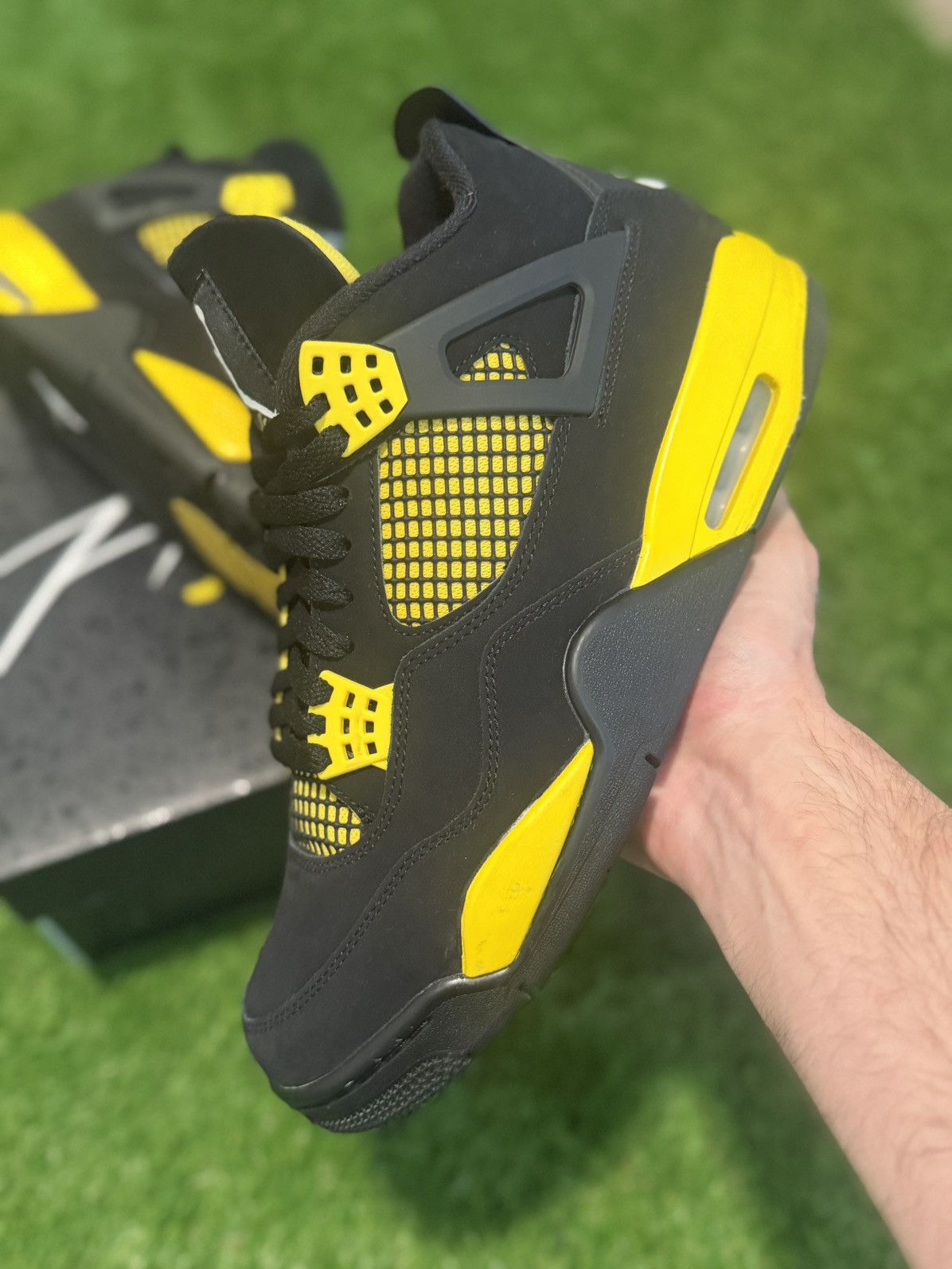Jordan Brand Jordan 4 Thunder Size US 10 / EU 43 - 2 Thumbnail