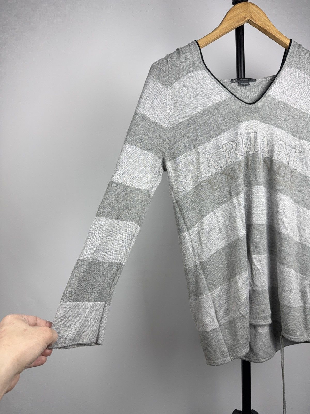 Armani Exchange Luxury Armani Exchange AX V Neck Knit Grey Logo Sweater M Size M / US 6-8 / IT 42-44 - 8 Thumbnail