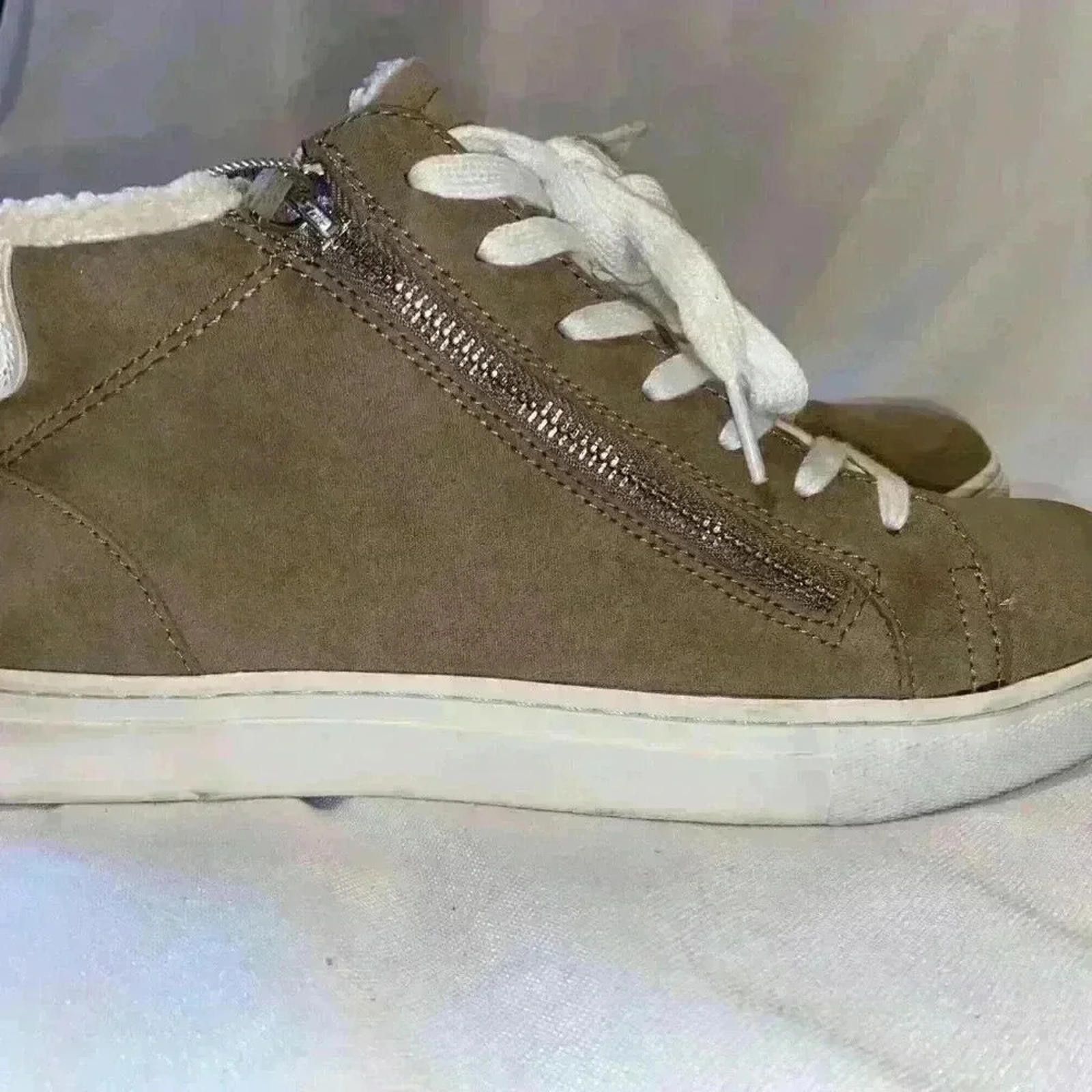 Other Universal Thread Tilly Sherpa Lined Hightop Sneakers Size 10 Size US 10 / IT 40 - 7 Thumbnail